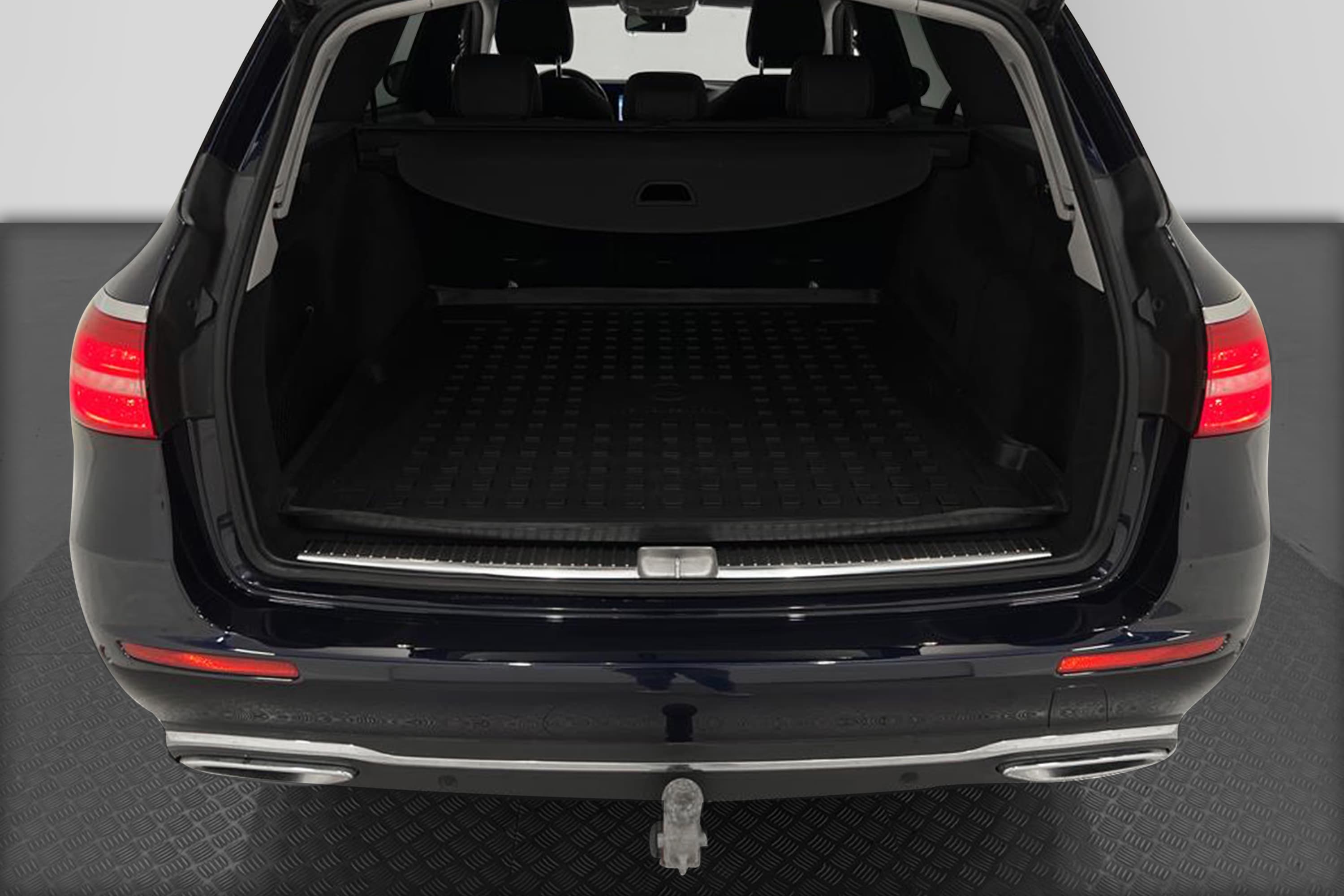Mercedes-Benz E 220 d 194hk Widescreen Burmester Drag Naviinteriör