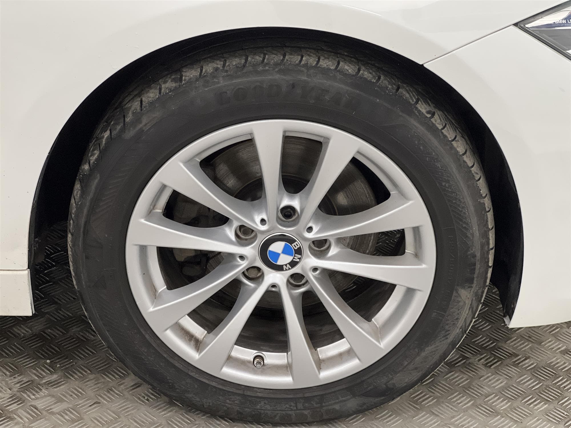 BMW 320d xDrive Touring 190hk Sport line 2 Brukare Dragkrok 