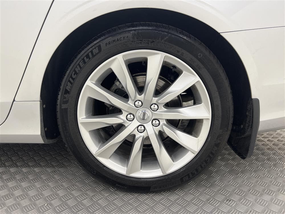 Volvo S90 D4 190hk AWD Momentum D-Värm VOC Navi Drag Blisinteriör