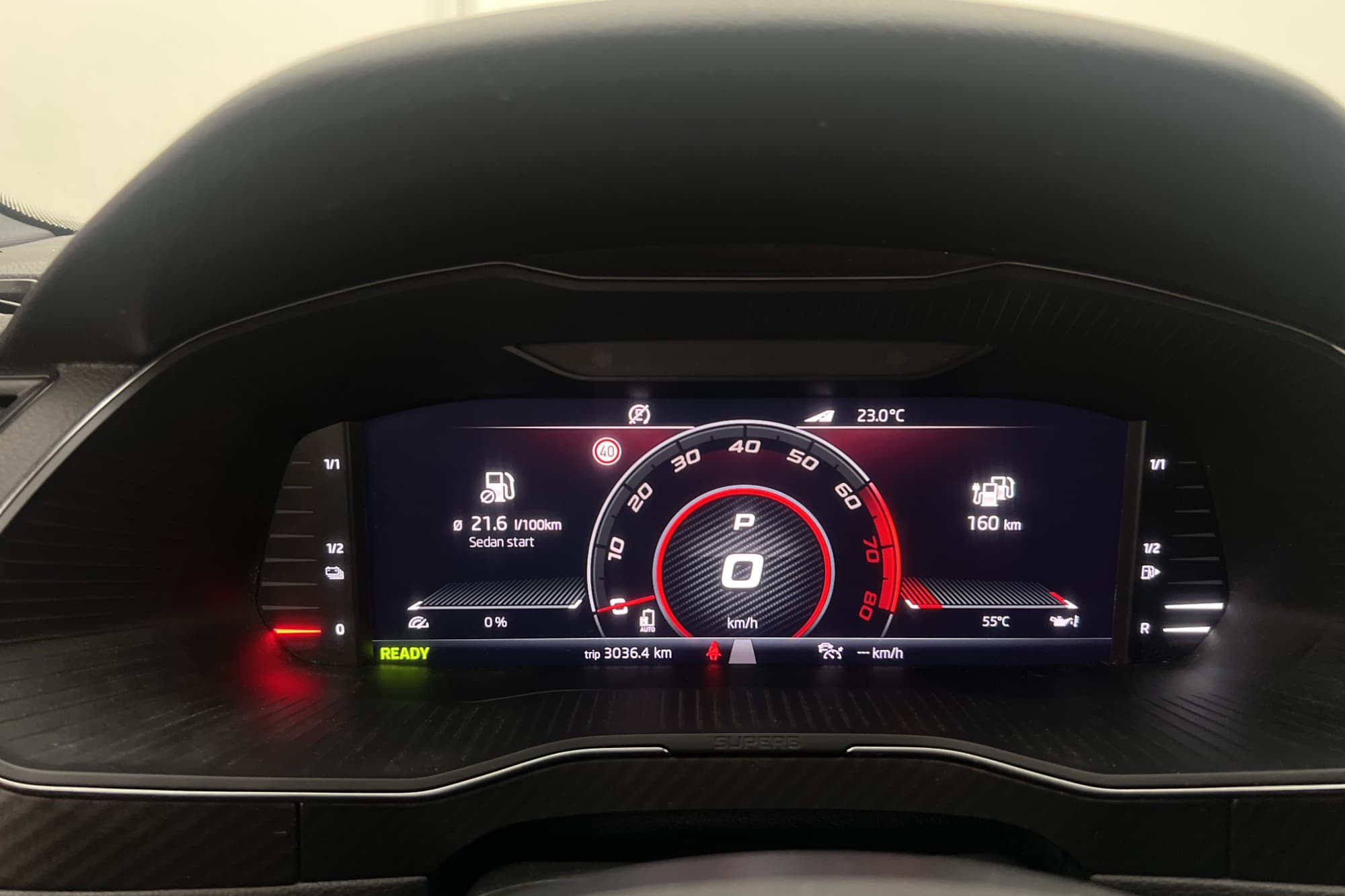 Skoda Superb iV Plug-in 218hk SportLine Värmare Cockpit Pano
