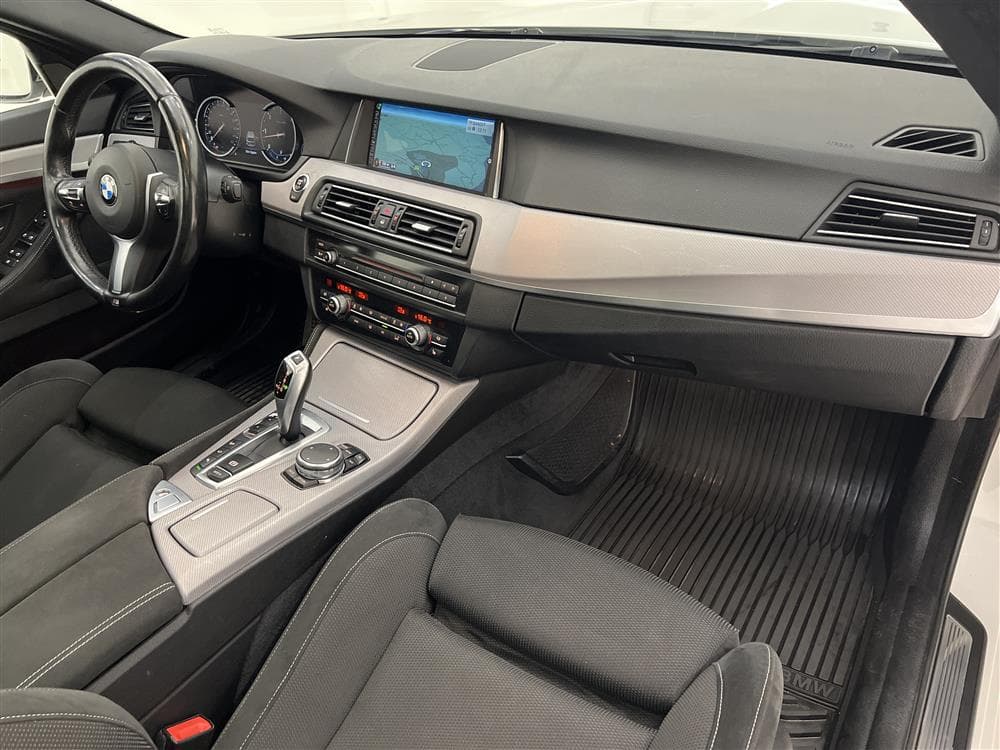 BMW 530d xDrive 258hk M-Sport Panorama Harman/Kardon HUD interiör