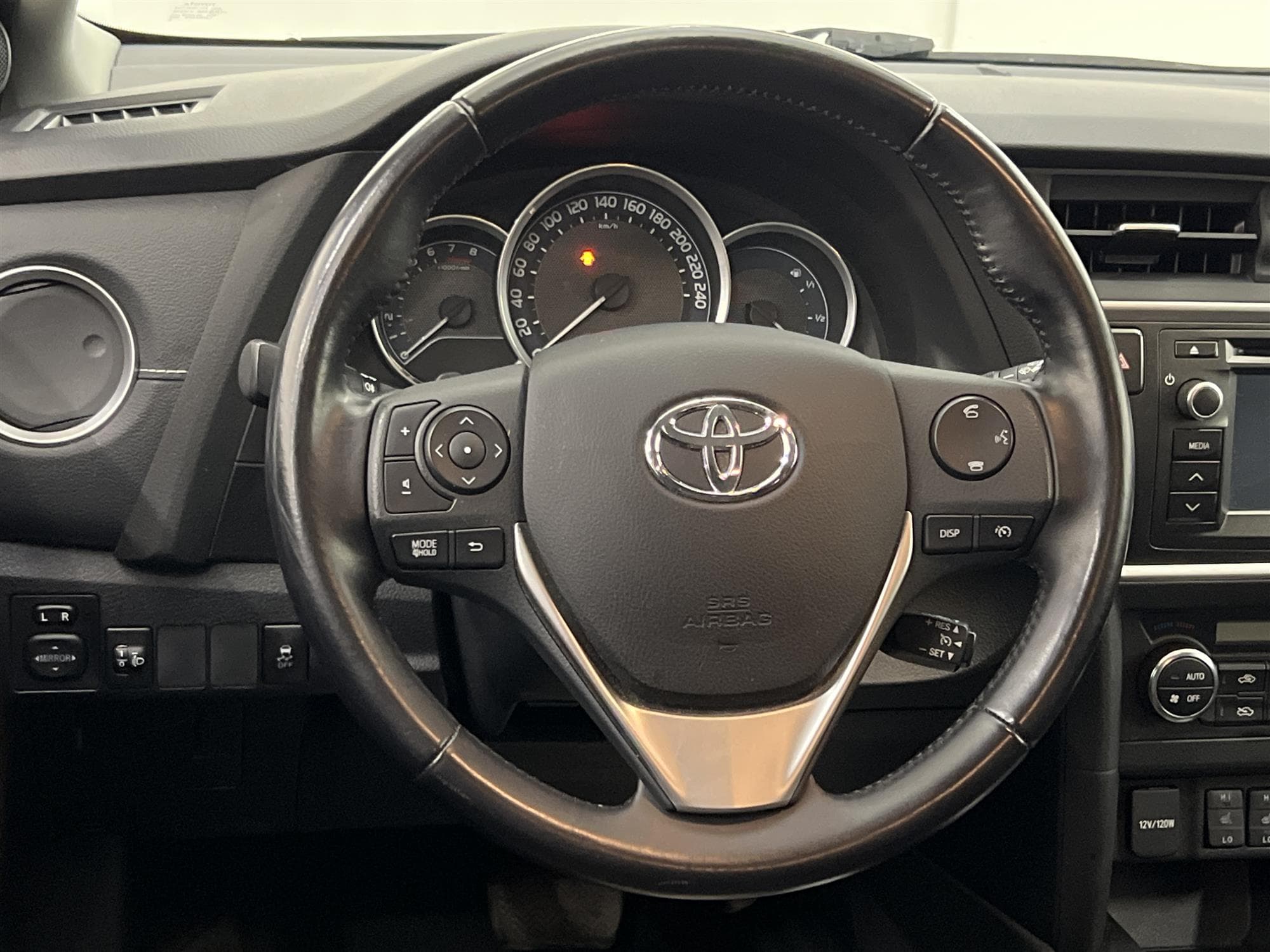Toyota  Auris 1.6 132hk 1 Brukare M&K-Värm B-Kam 0,57L/mil