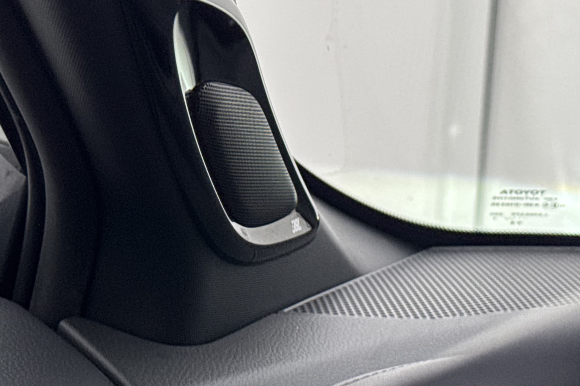 Toyota C-HR Hybrid X-Edition JBL Kamera Rattvärme Adap-fart