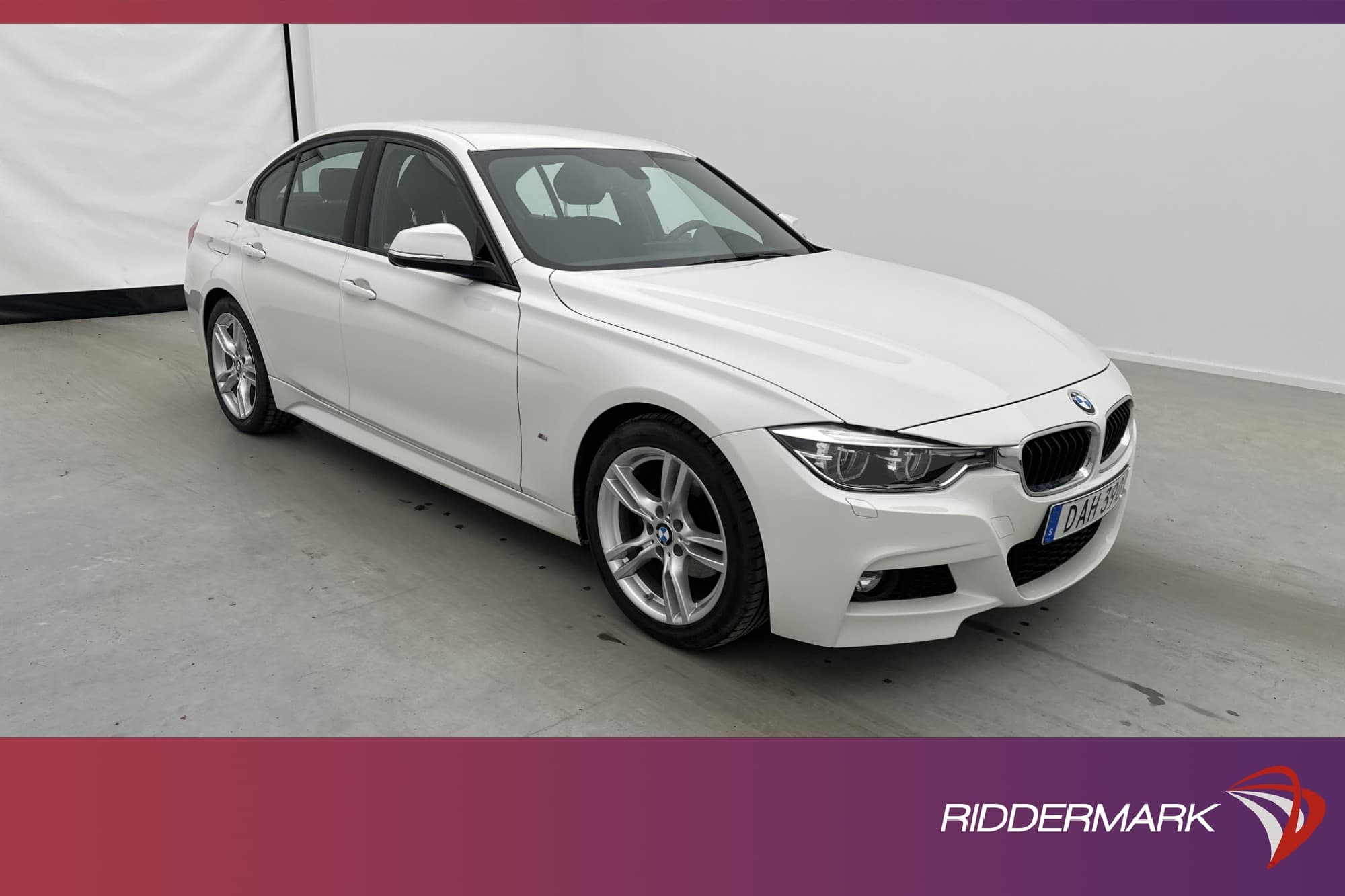 BMW 330 e Sedan 252hk