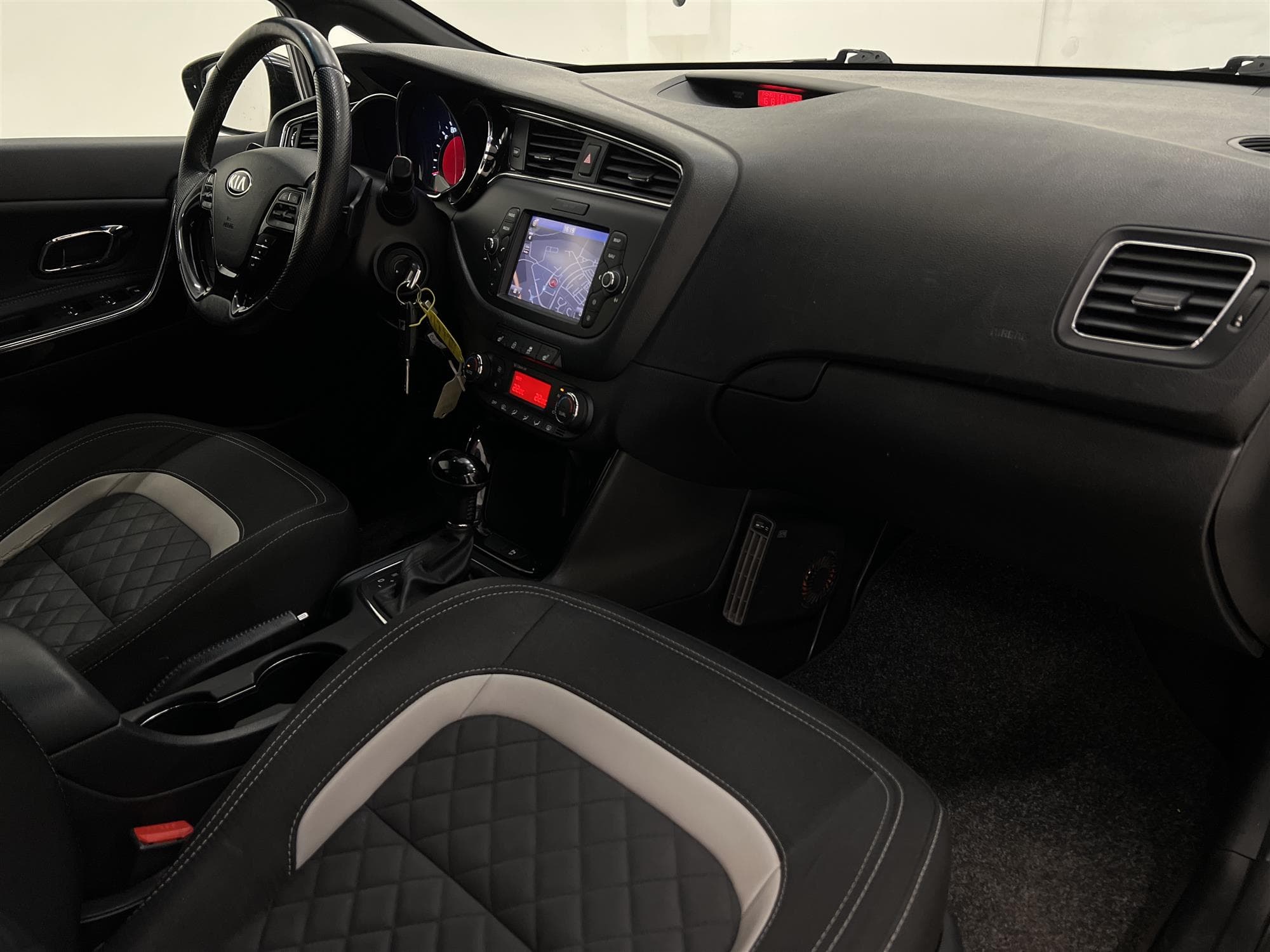 Kia Ceed Sportswagon 1.6 136hk GT-Line Kamera Värmare Drag