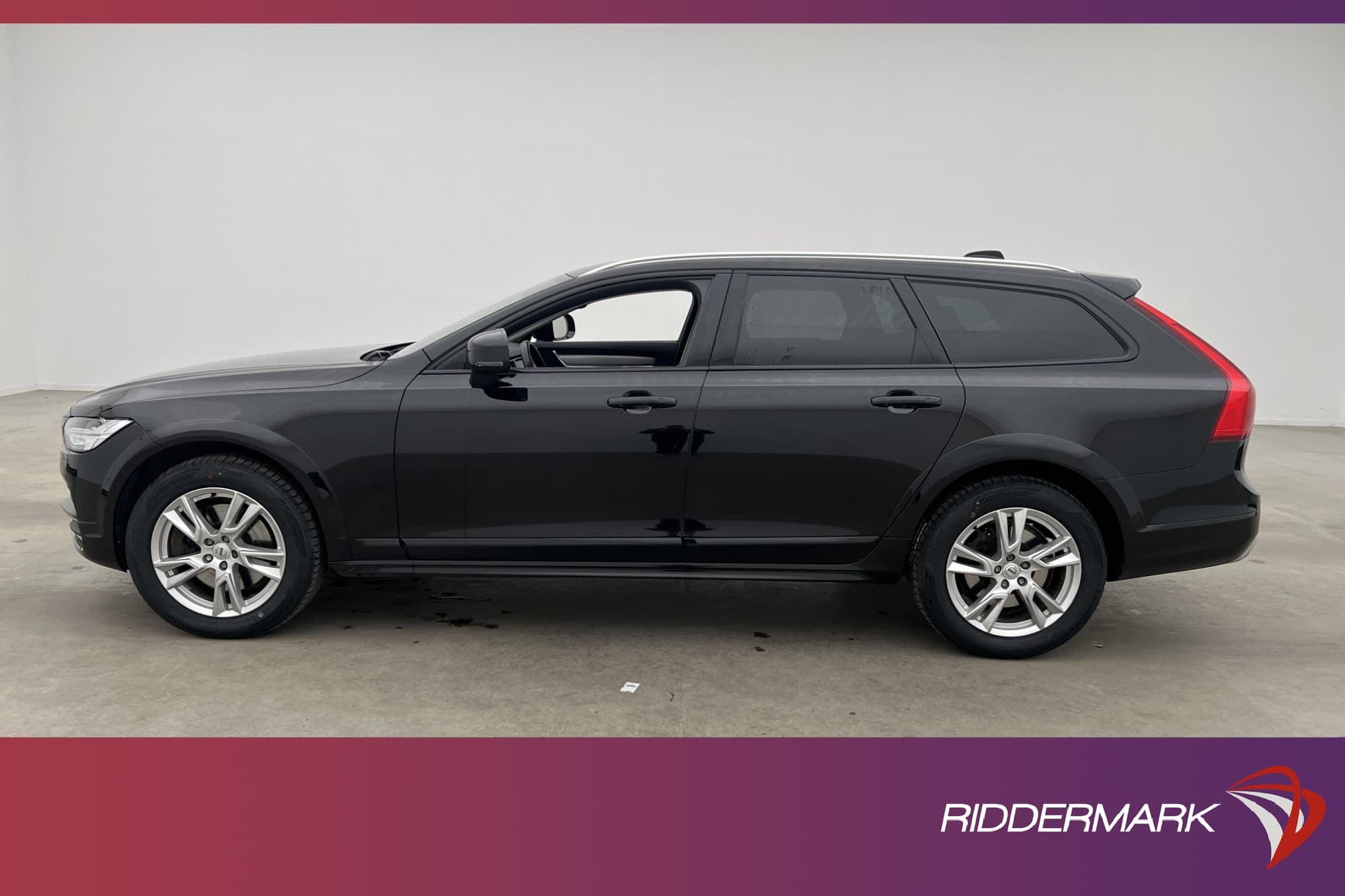 Volvo V90 D4 AWD Cross Country