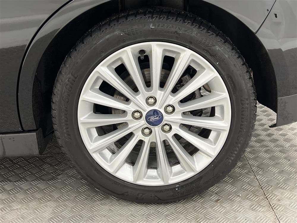 Ford C-Max 1.5 EcoBoost 150hk Backkamera Nyservad Drag