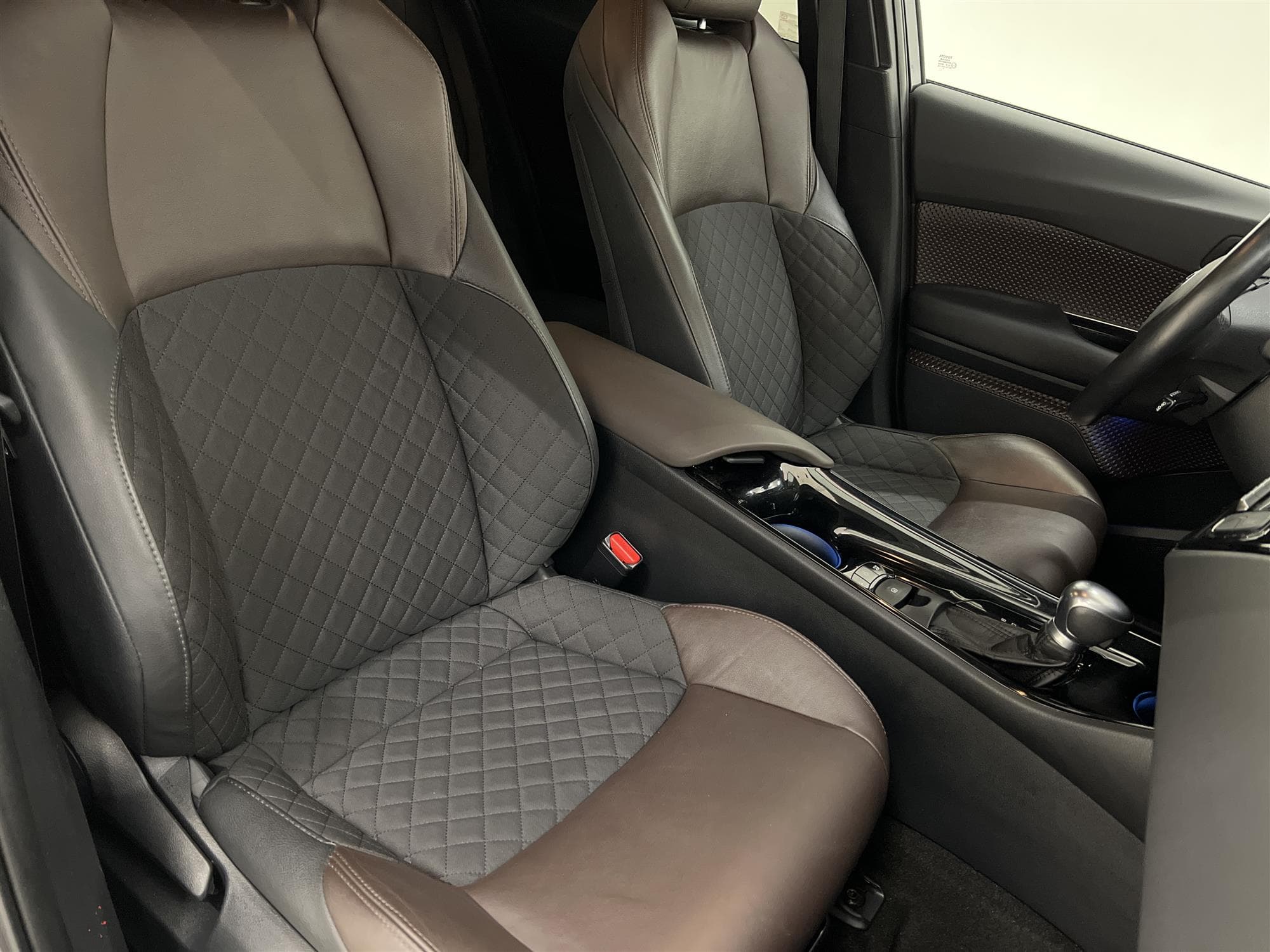 Toyota C-HR Hybrid CVT 122hk Executive Teknikpkt 0,41L/mil