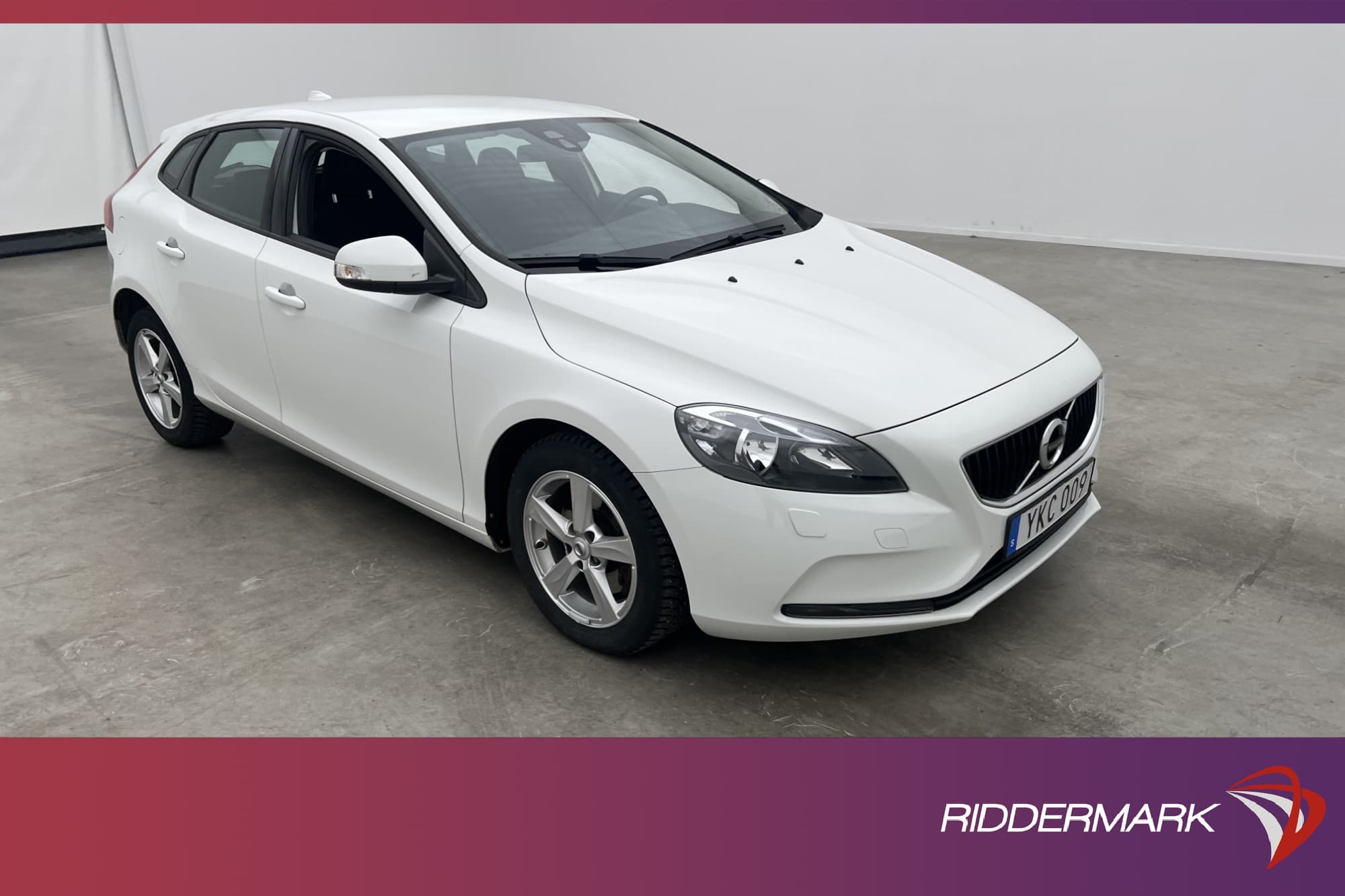 Volvo V40 T2 122hk