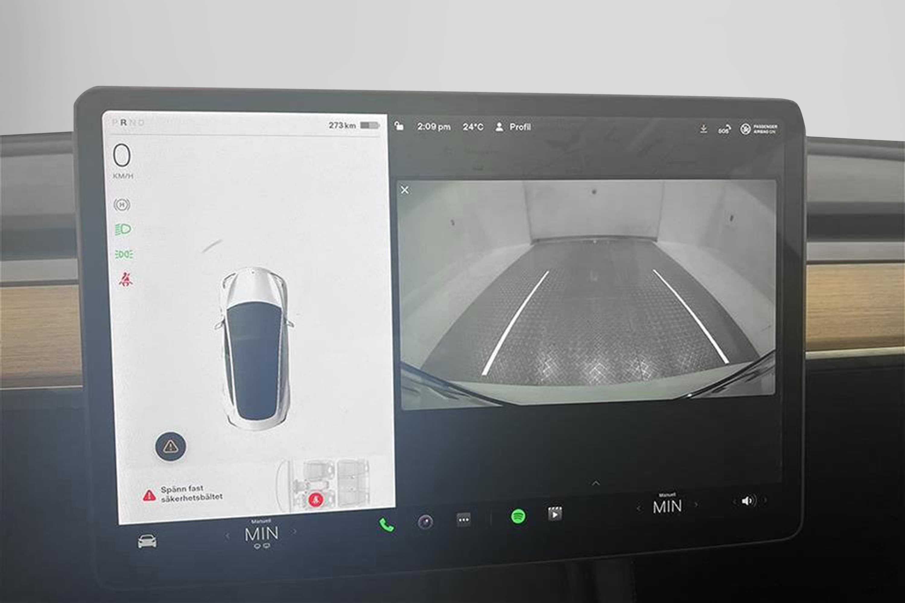 Tesla Model 3 Long Range AWD 440hk Svensksåld Premiuminteriör