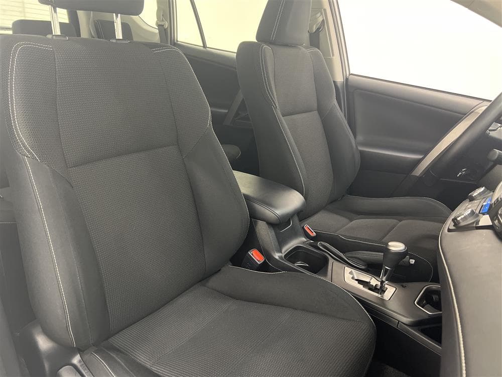 Toyota RAV4 2.5 HSD 197hk AWD Backkamera 2 Brukare 0,49L/milinteriör