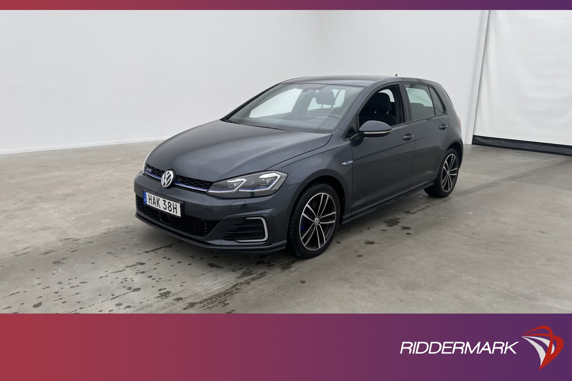 Volkswagen Golf GTE 204hk