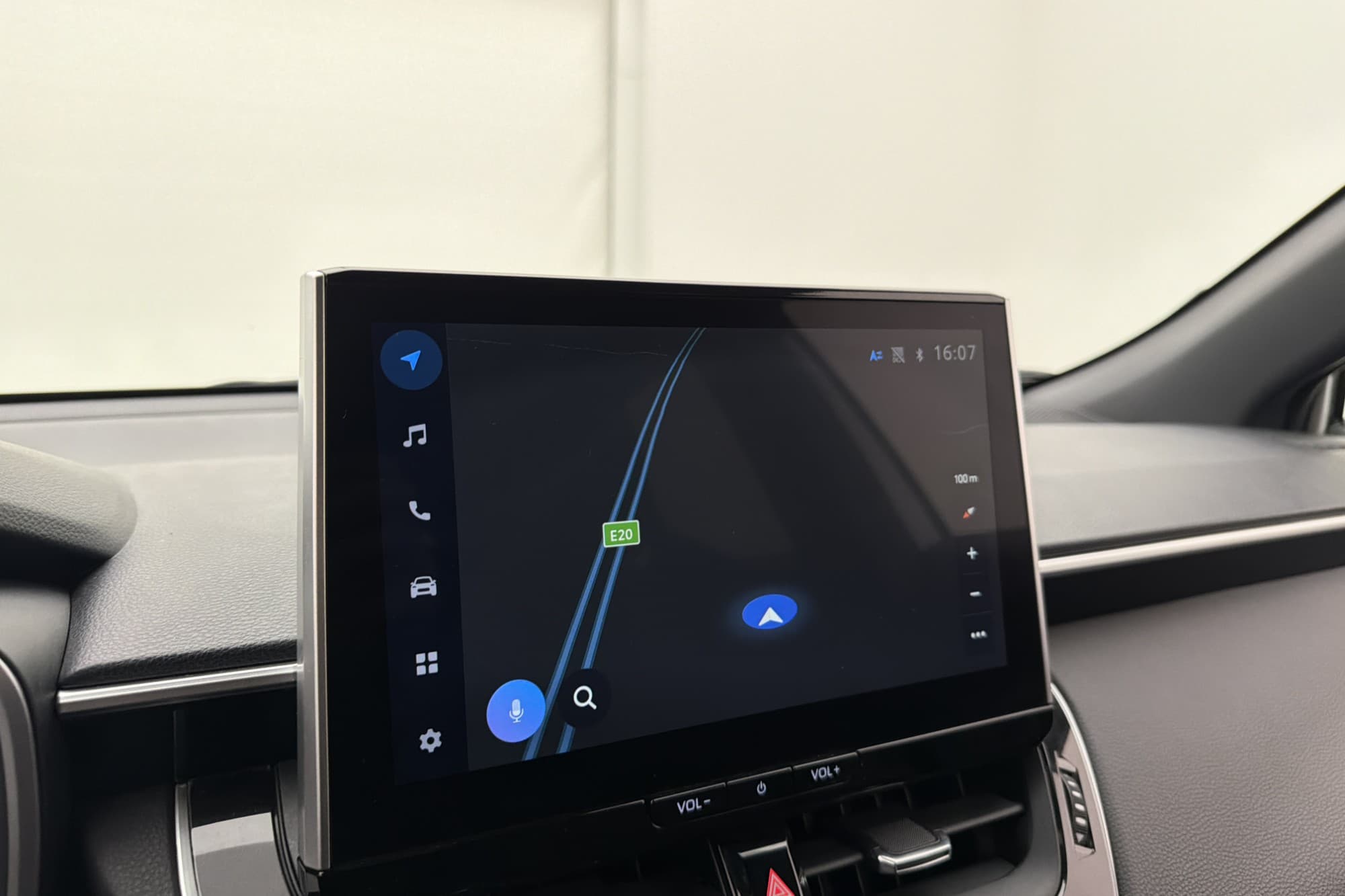 Toyota Corolla Cross Hybrid AWD Style Kamera Navi Rattvärme