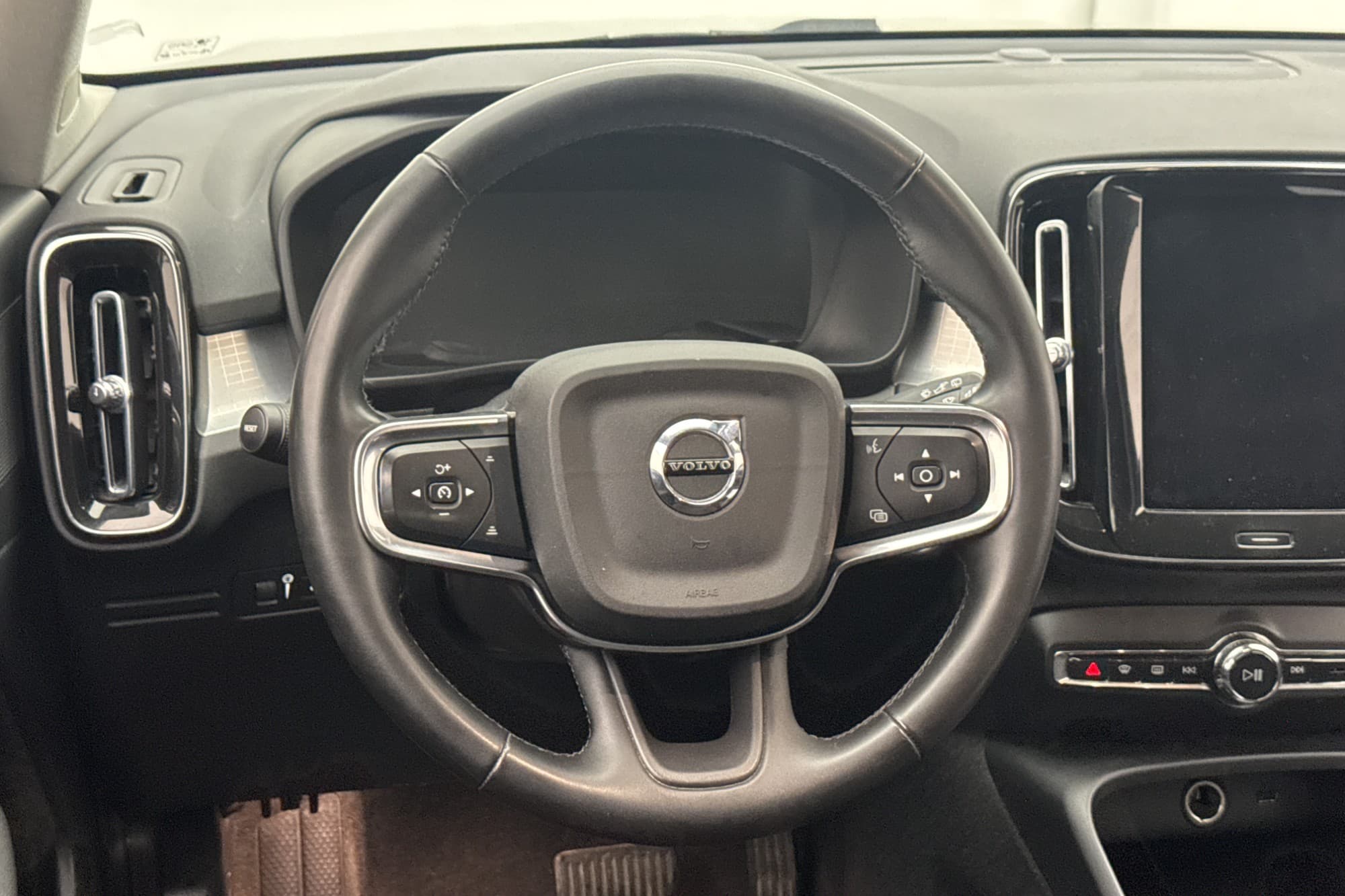 Volvo XC40 Recharge T4 Inscription Exp Värmare Drag VOC MOMS