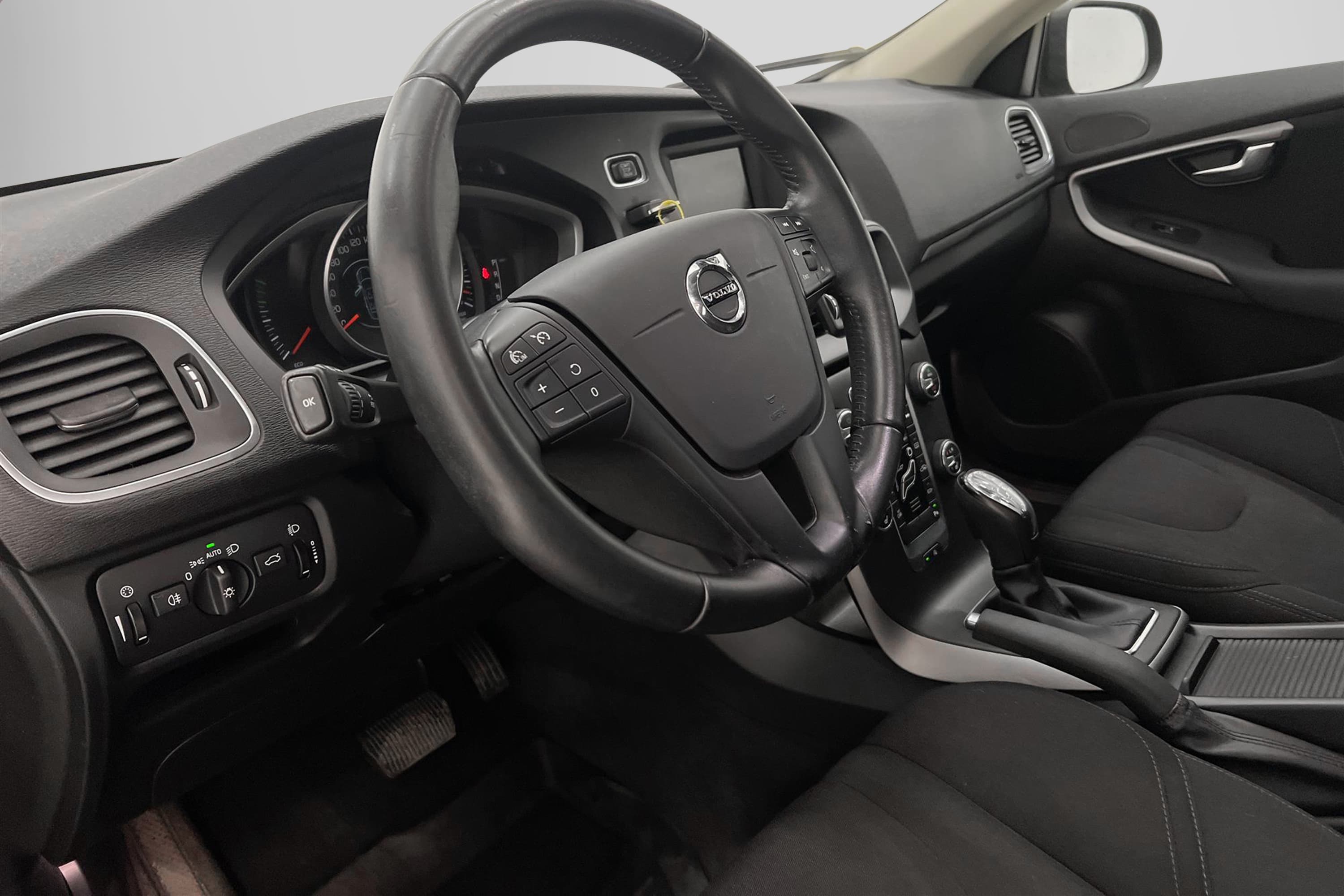 Volvo V40 D2 120hk Kinetic VOC Värmare Välserv PDC 0,38l/mil
