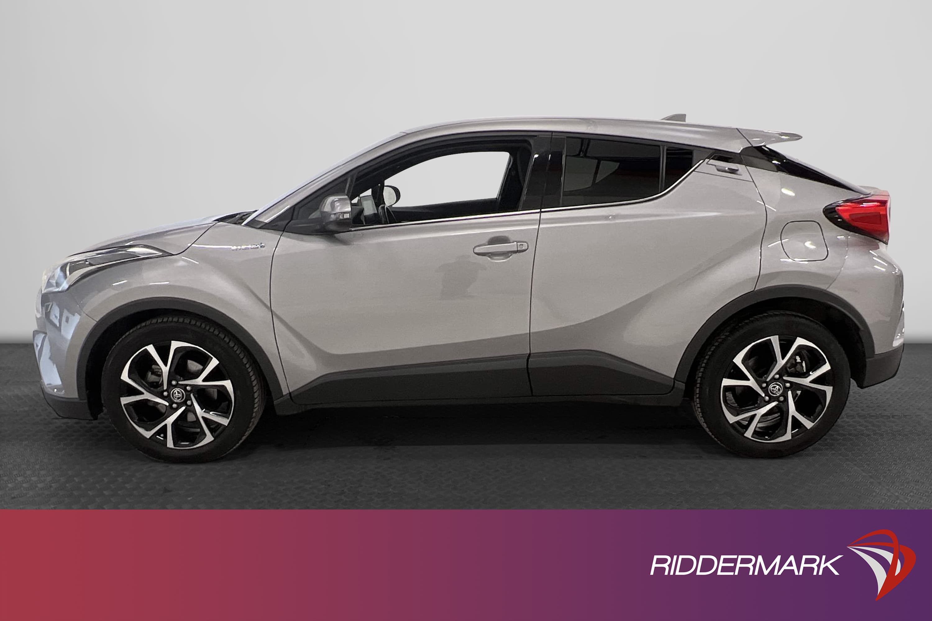 Toyota C-HR Hybrid CVT 122hk