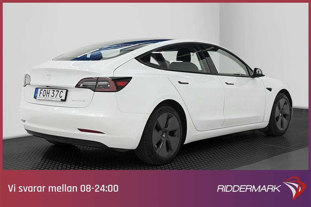 Tesla Model 3 Long Range AWD 440hk Svensksåld Premium