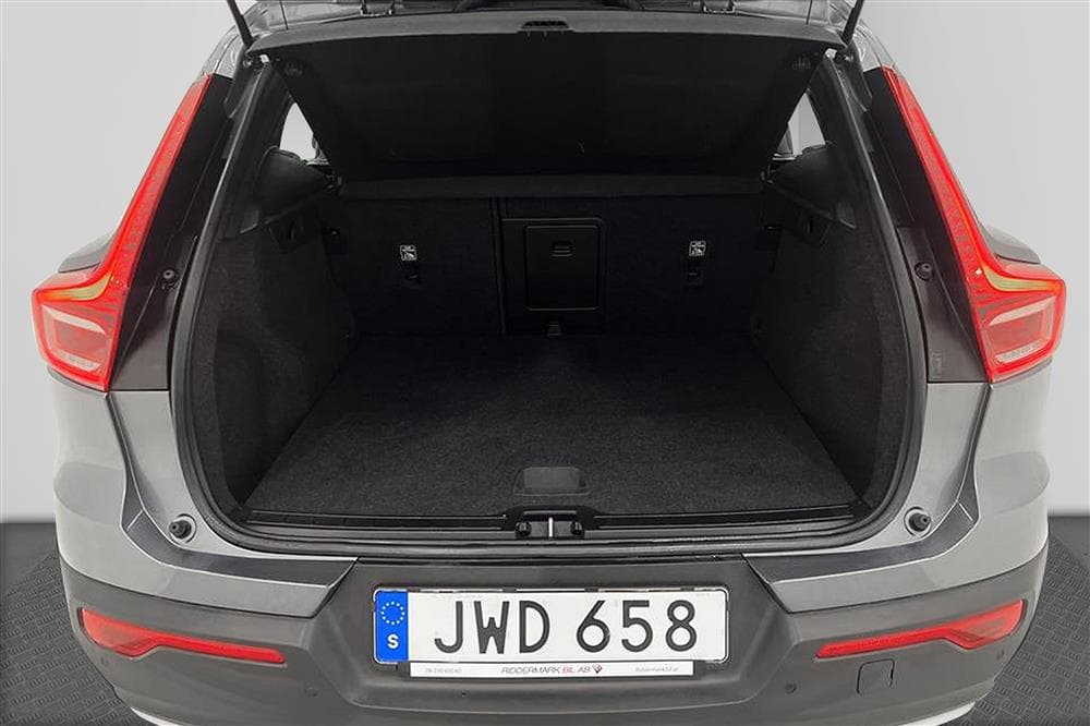 Volvo XC40 T5 AWD Intro Edit Värmare Skinn Navi Backkamerainteriör
