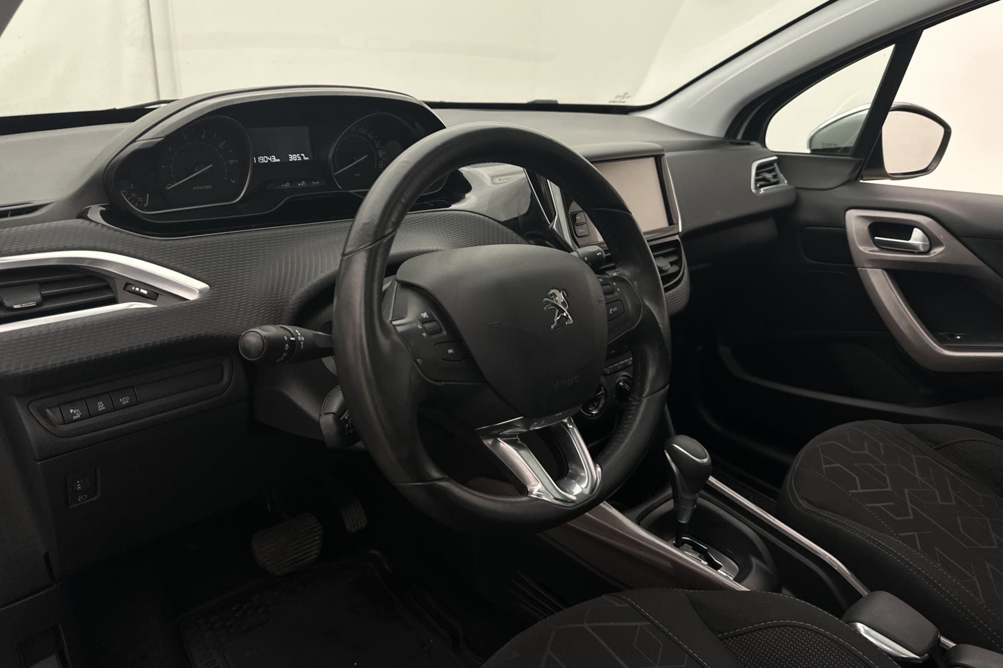 Peugeot 2008 1.2 e-THP 110hk Panorama P-Sensorer Farthållare