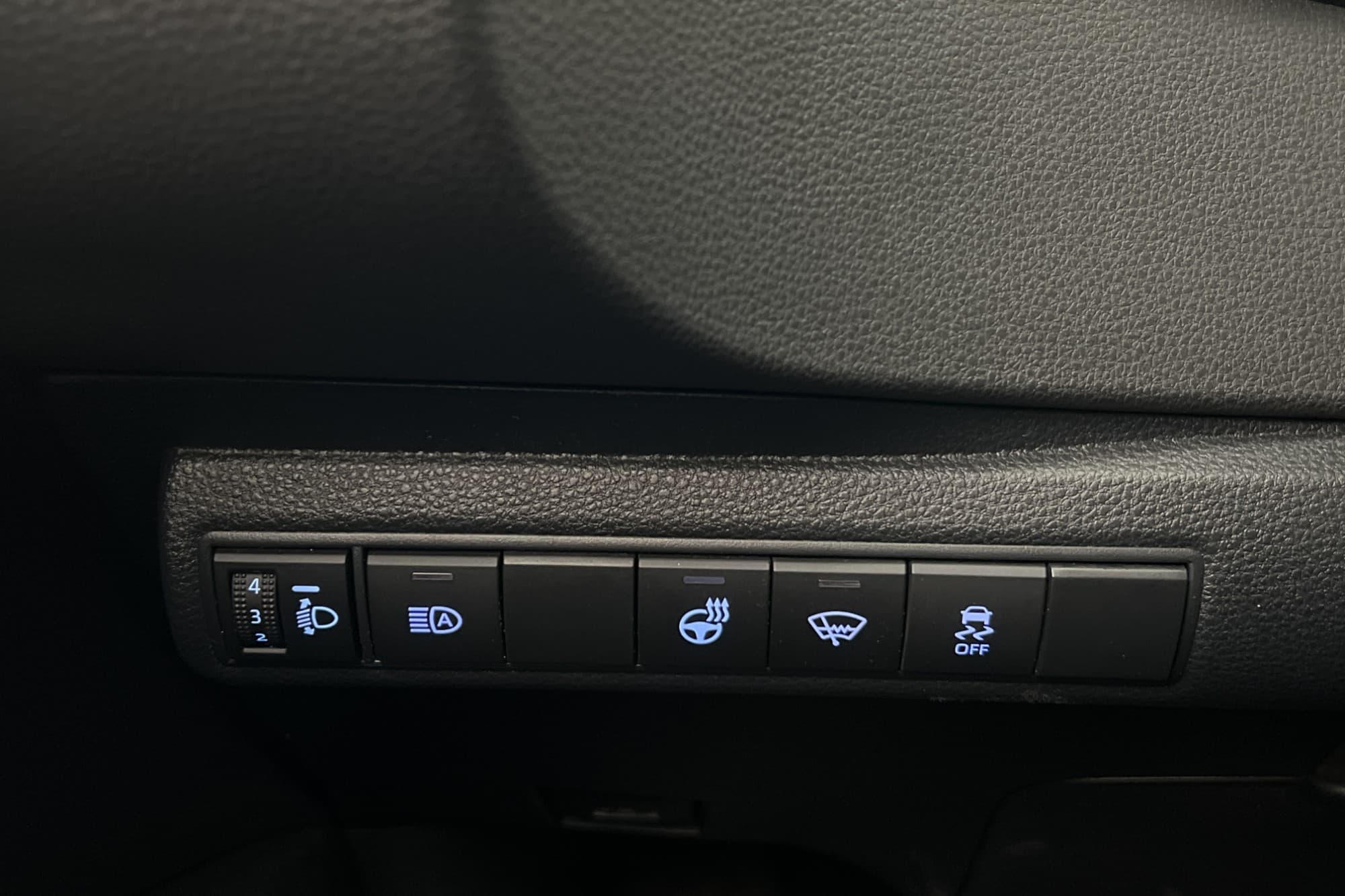 Toyota Corolla Hybrid Active Kamera CarPlay Rattvärme