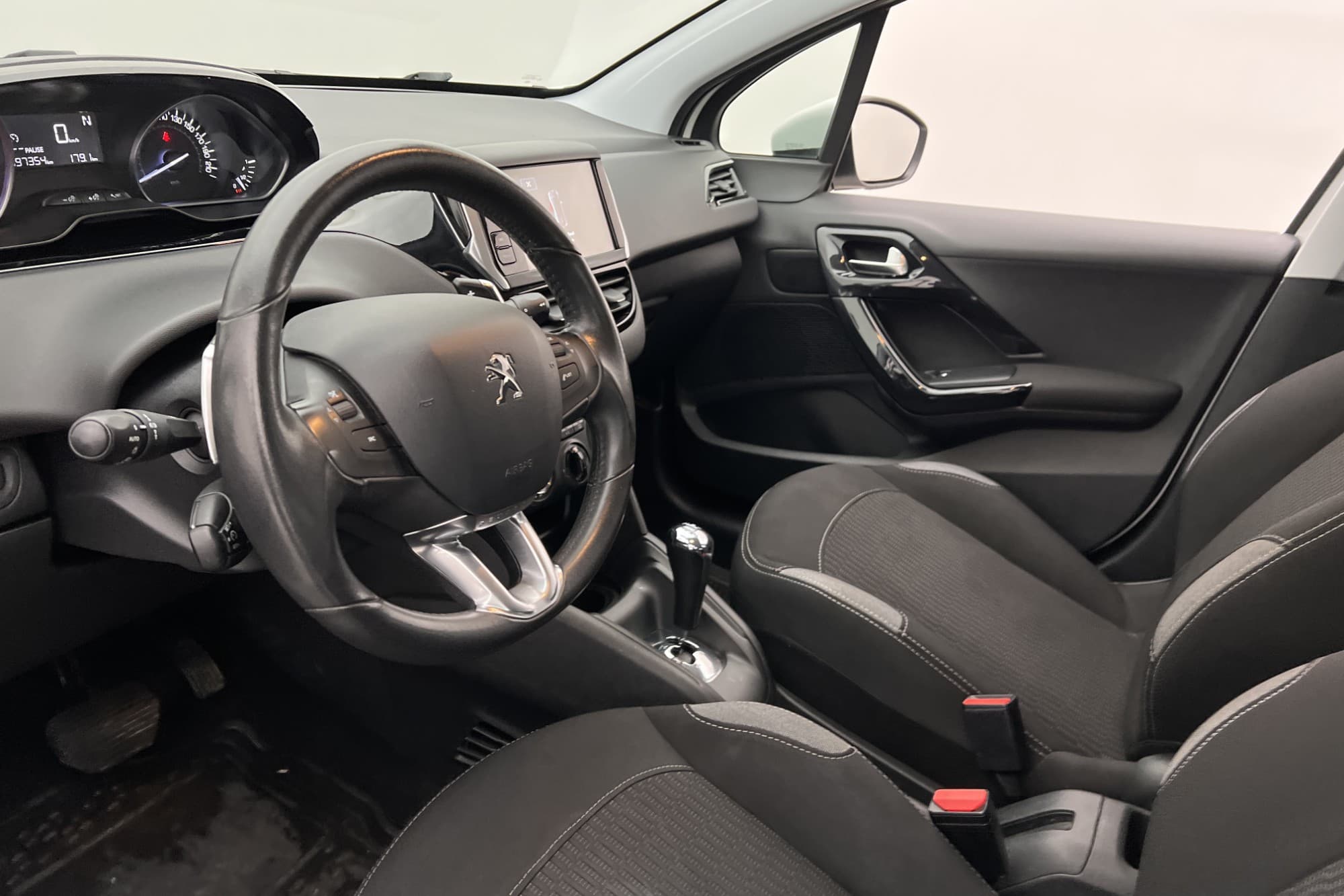 Peugeot 208 1.2 VTi 82hk Farthållare Låg-Skatt 0,41l/Mil