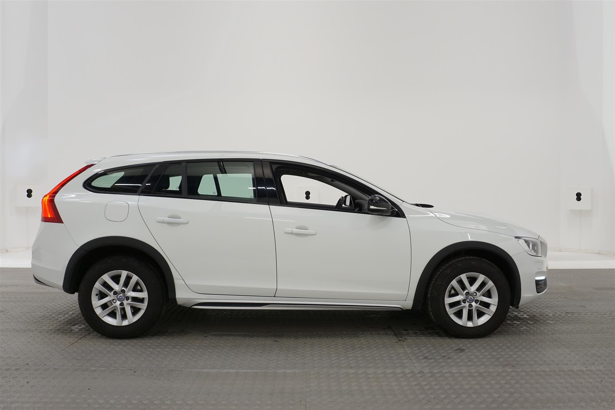 Volvo V60 Cross Country D3 150hk D-Värm P-Sensorer0,46L/mil