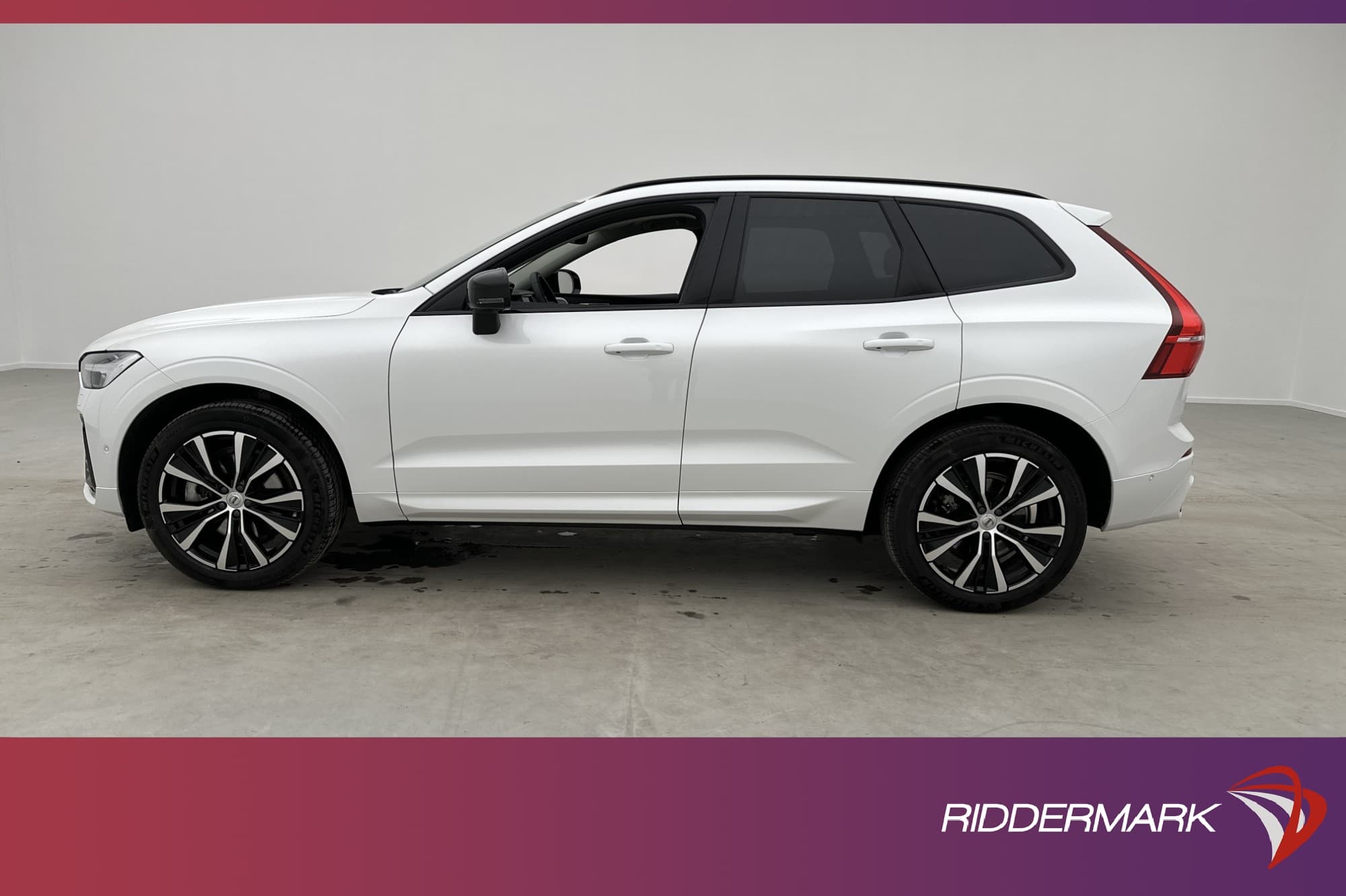 Volvo XC60 B4 AWD Ultimate Dark