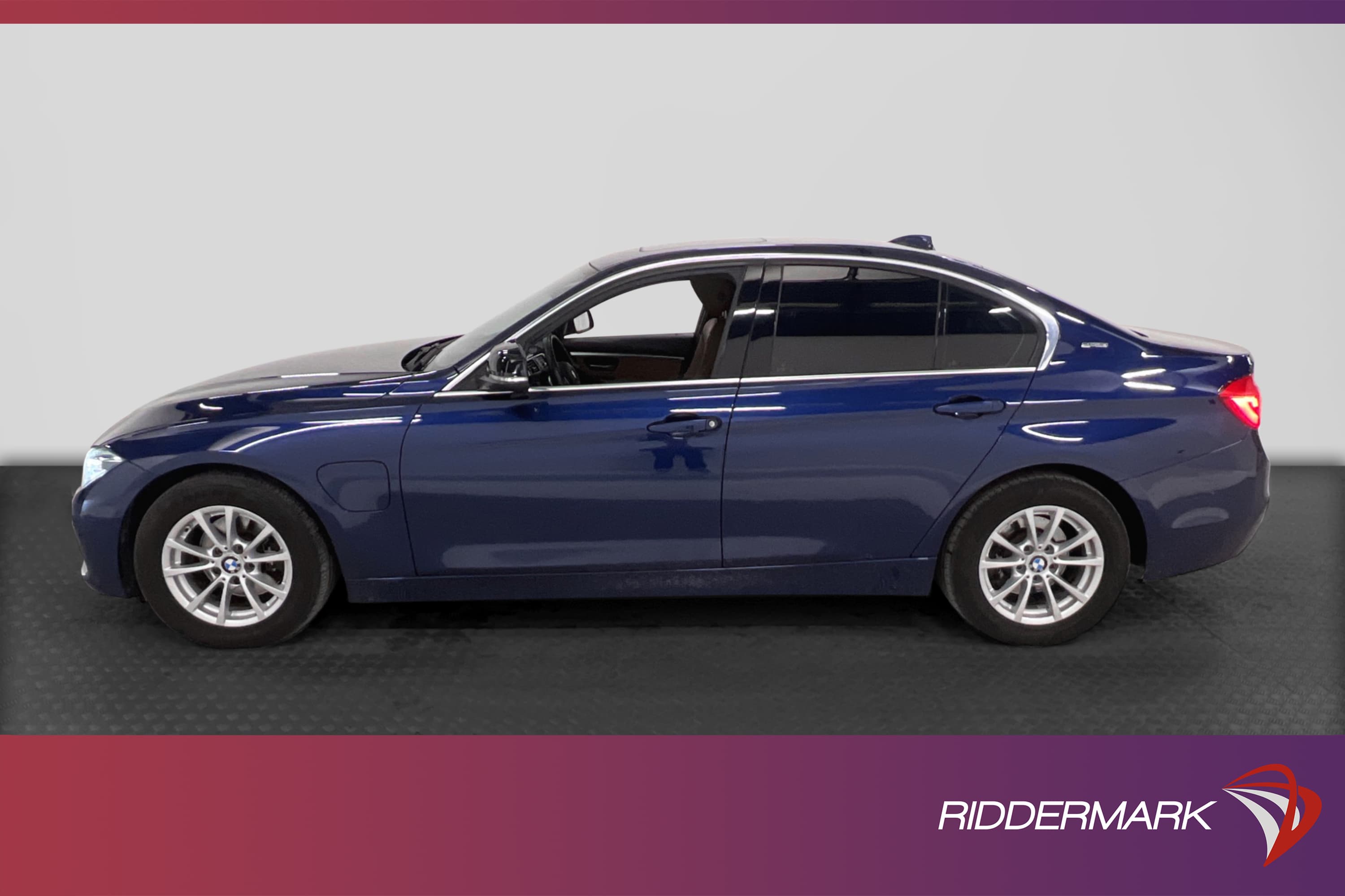 BMW 330e Sedan 252hk