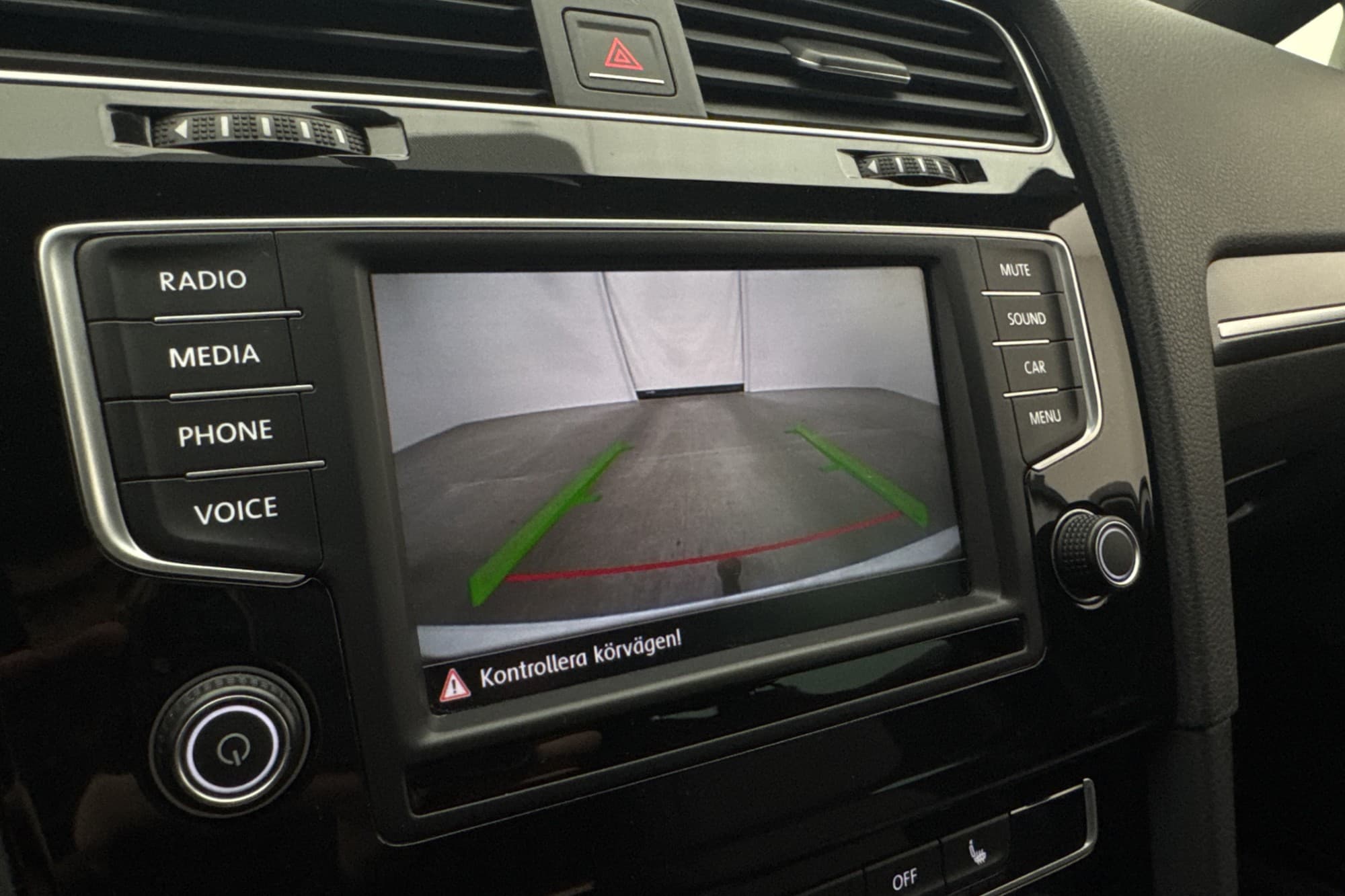 Volkswagen Golf Sportscombi 150hk R-Line Kamera CarPlay Drag