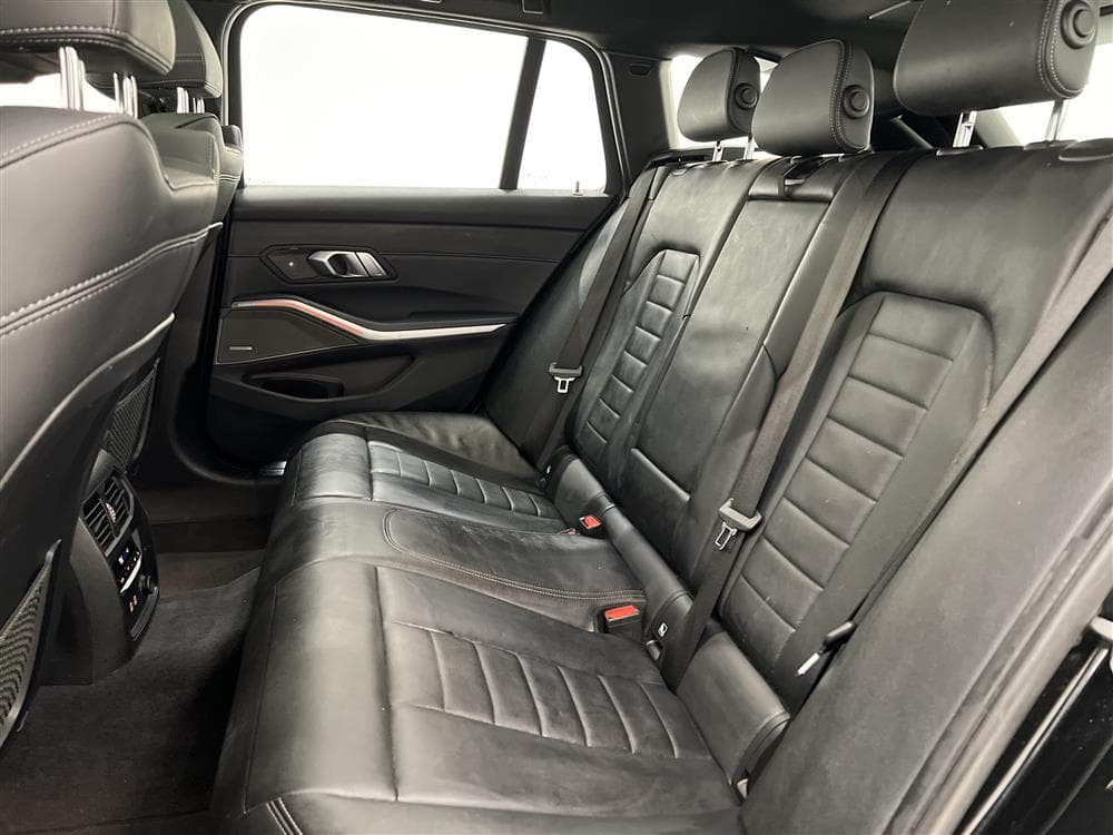 BMW 330d xDrive 265hk M-Sport Innovation Pano H/K Värmare