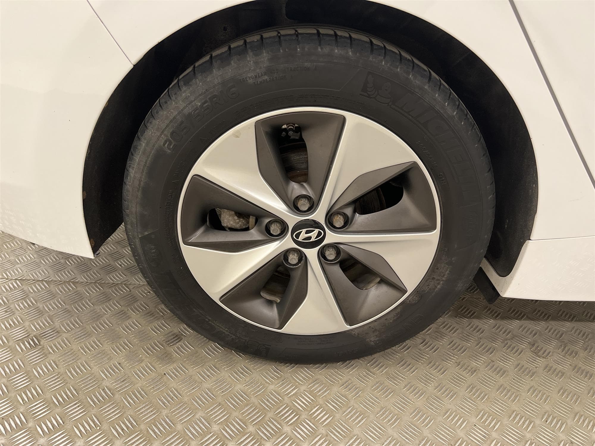 Hyundai Ioniq Hybrid 1.6 141hk B-Kamera Adaptiv 360kr Skatt