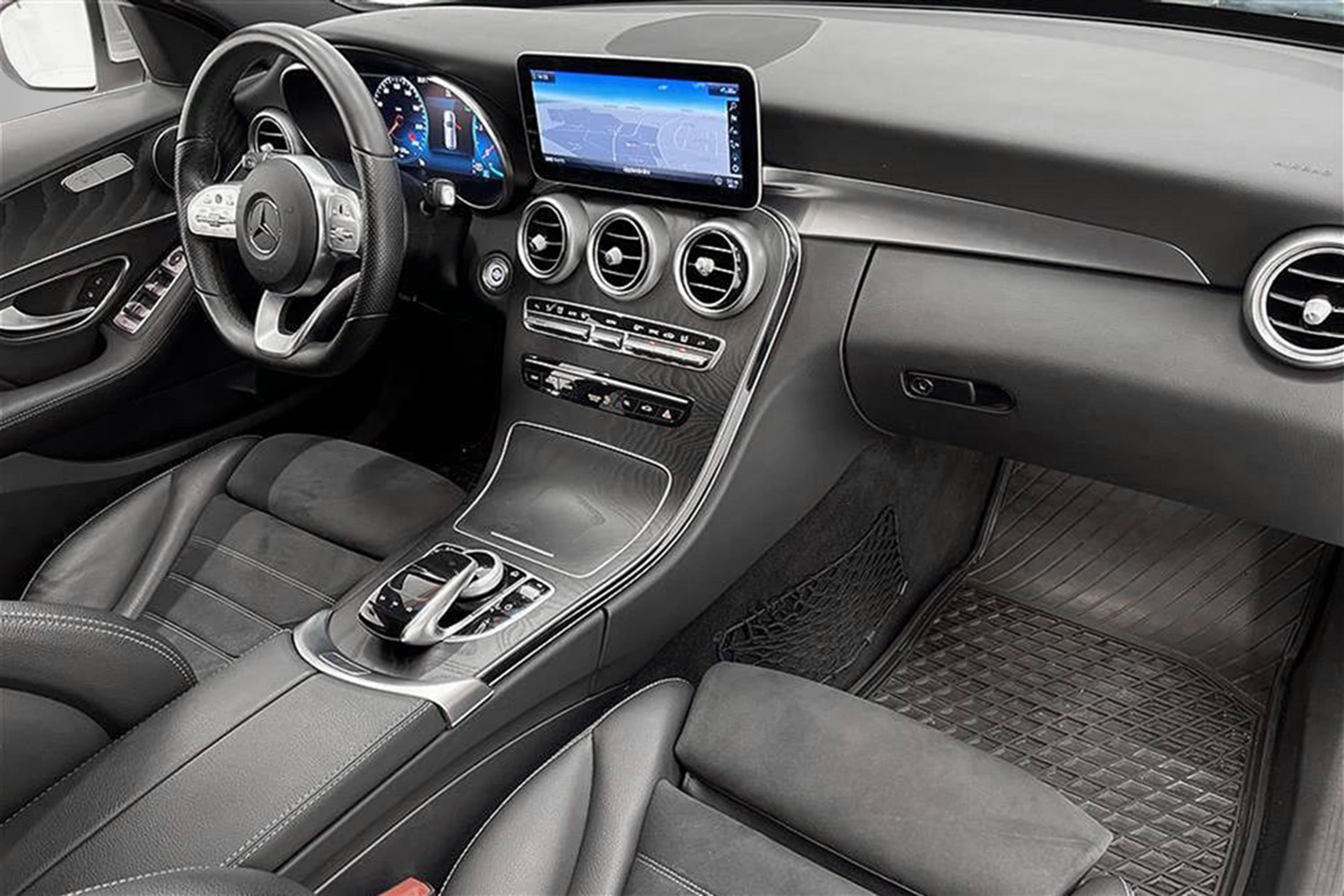 Mercedes-Benz C 220d 194hk AMG Cockpit B-Kamera Naviinteriör