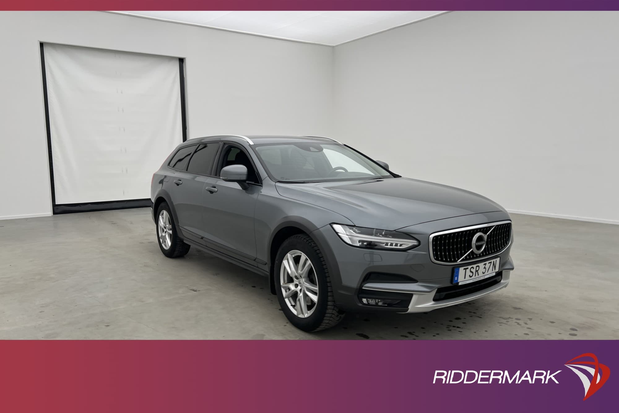 Volvo V90 Cross Country D4 AWD