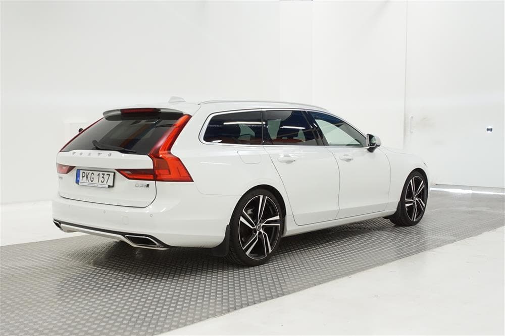 Volvo V90 D3 AWD 150hk R-Design VOC Värmare GPS PDC 0,5l/mil