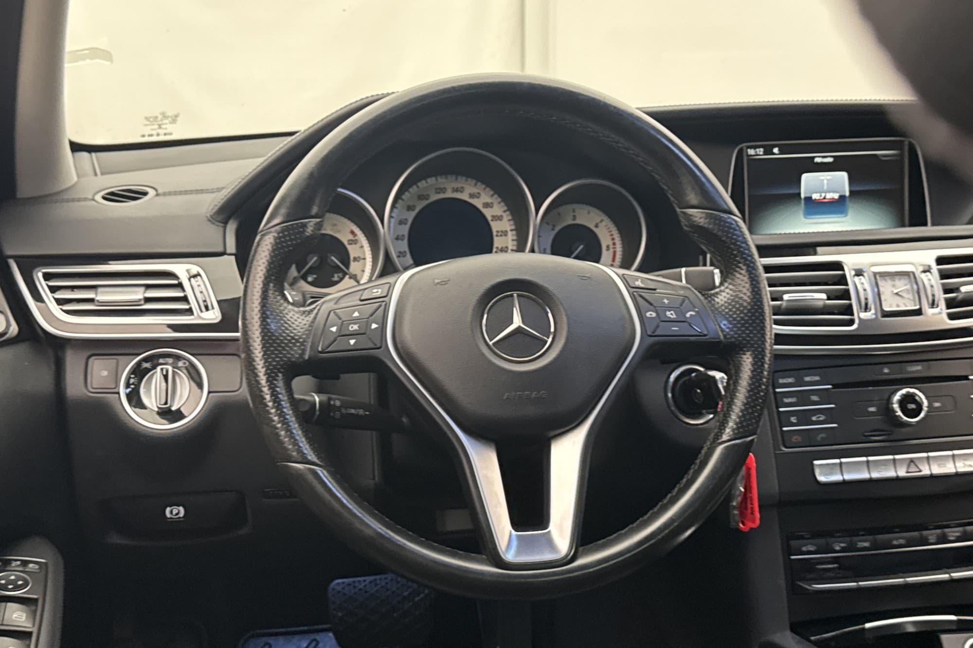 Mercedes-Benz E 220 T 170hk Avantgarde H/K Dragkrok Navi