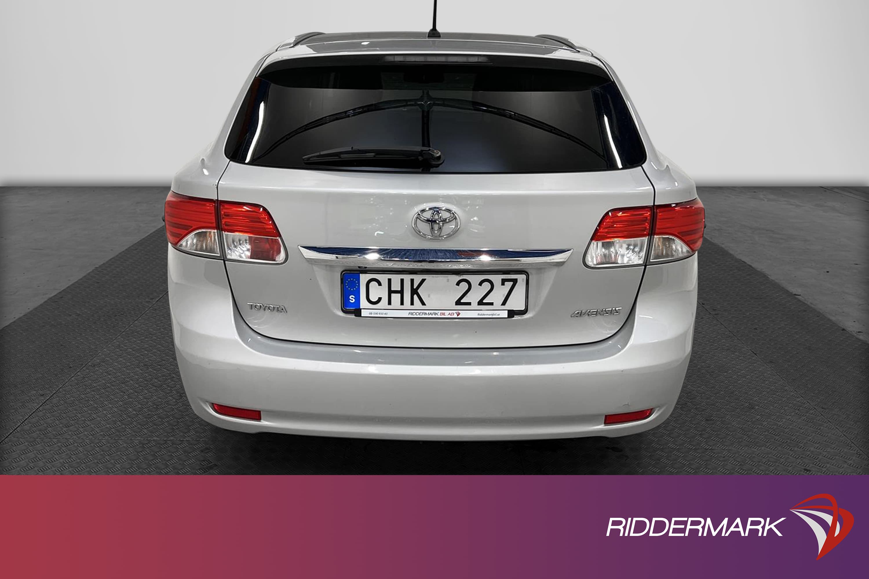 Toyota Avensis Kombi 2.0 D-4D 124hk BKamera Nyserv 0,46L/mil