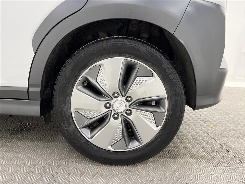 Hyundai Kona Electric 64 kWh 205hk Kamera Carplay MOMS