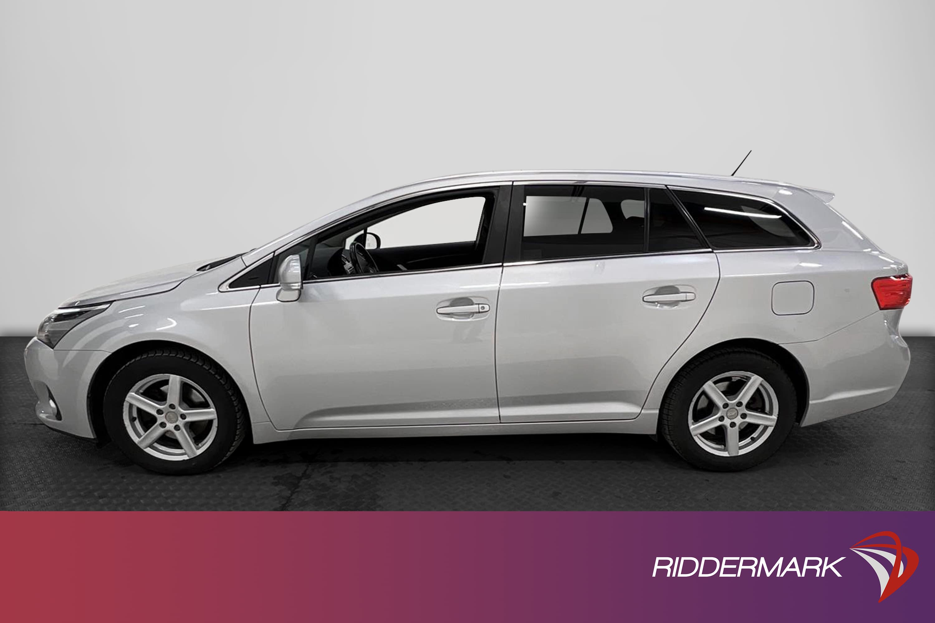 Toyota Avensis Kombi 2.0 D-4D 124hk BKamera Nyserv 0,46L/mil