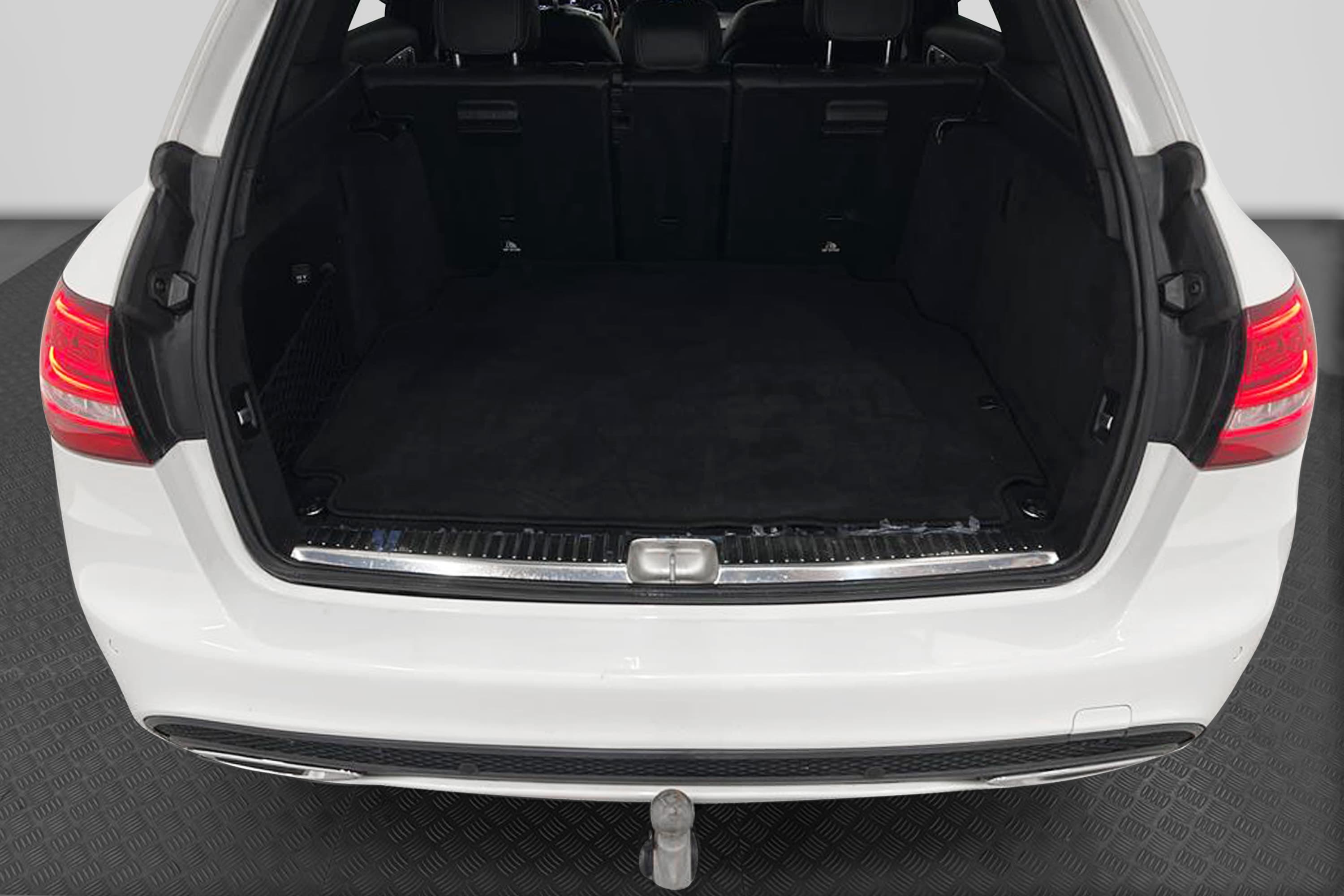 Mercedes-Benz C 250 AMG 204hk 4MATIC Skinn Burmester Draginteriör