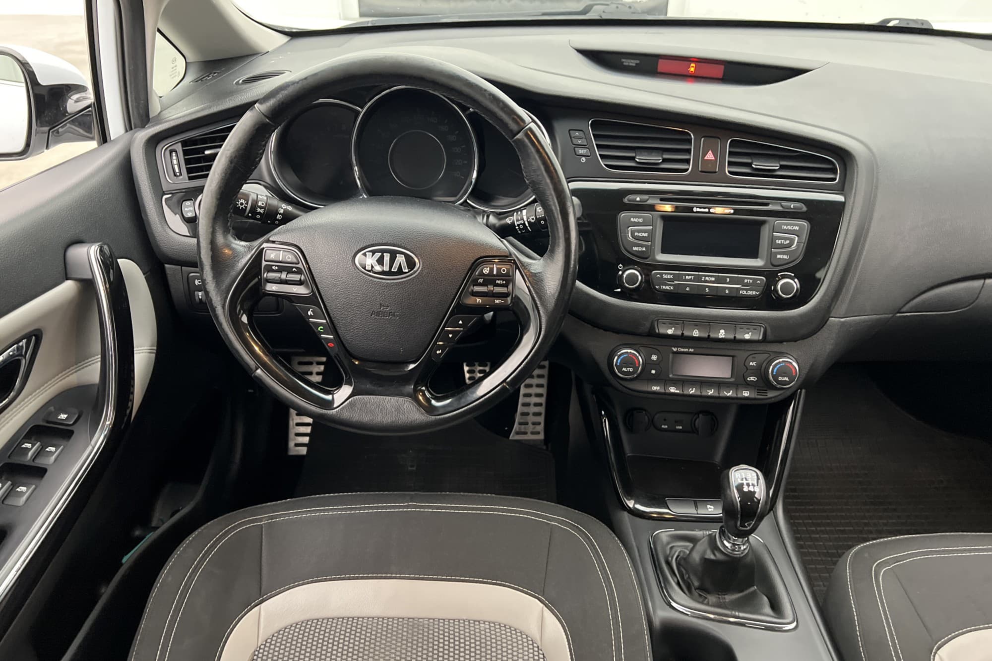 Kia Ceed Sportswagon 135hk Comfort Pano Rattvärme Sensorer