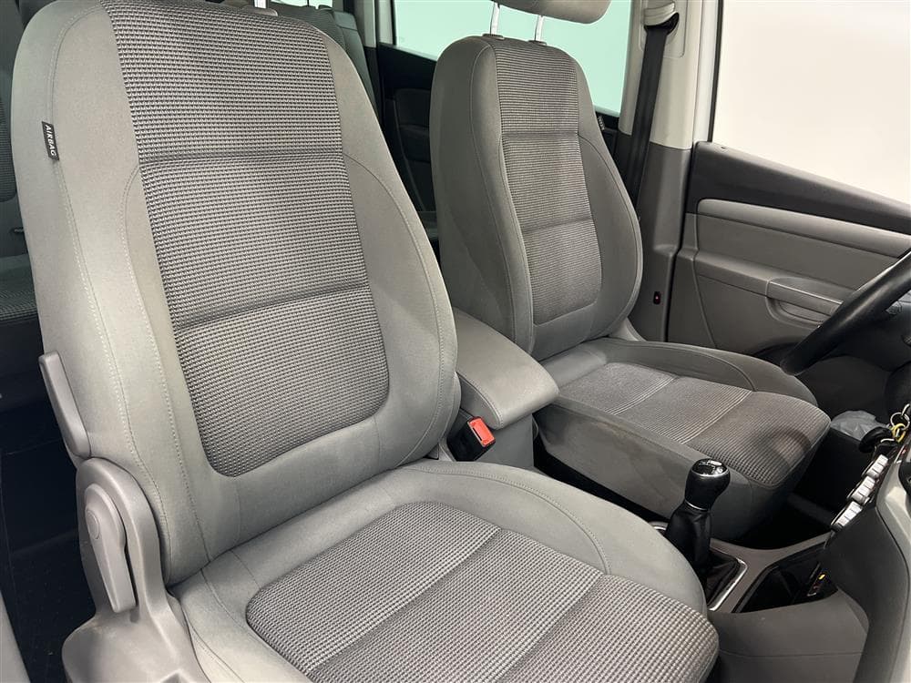 Volkswagen Sharan 140hk 4MOTION 7-Sits Värmare Panorama Draginteriör