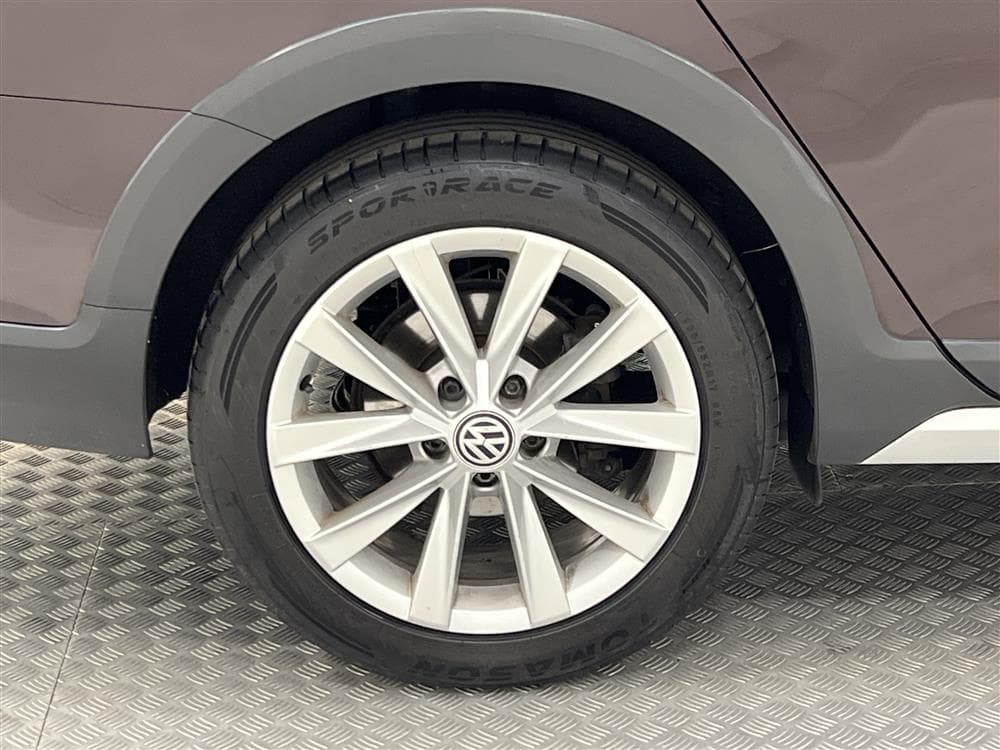 Volkswagen Golf Alltrack 2.0 TDI 4M D-Värm B-Kamera Draginteriör