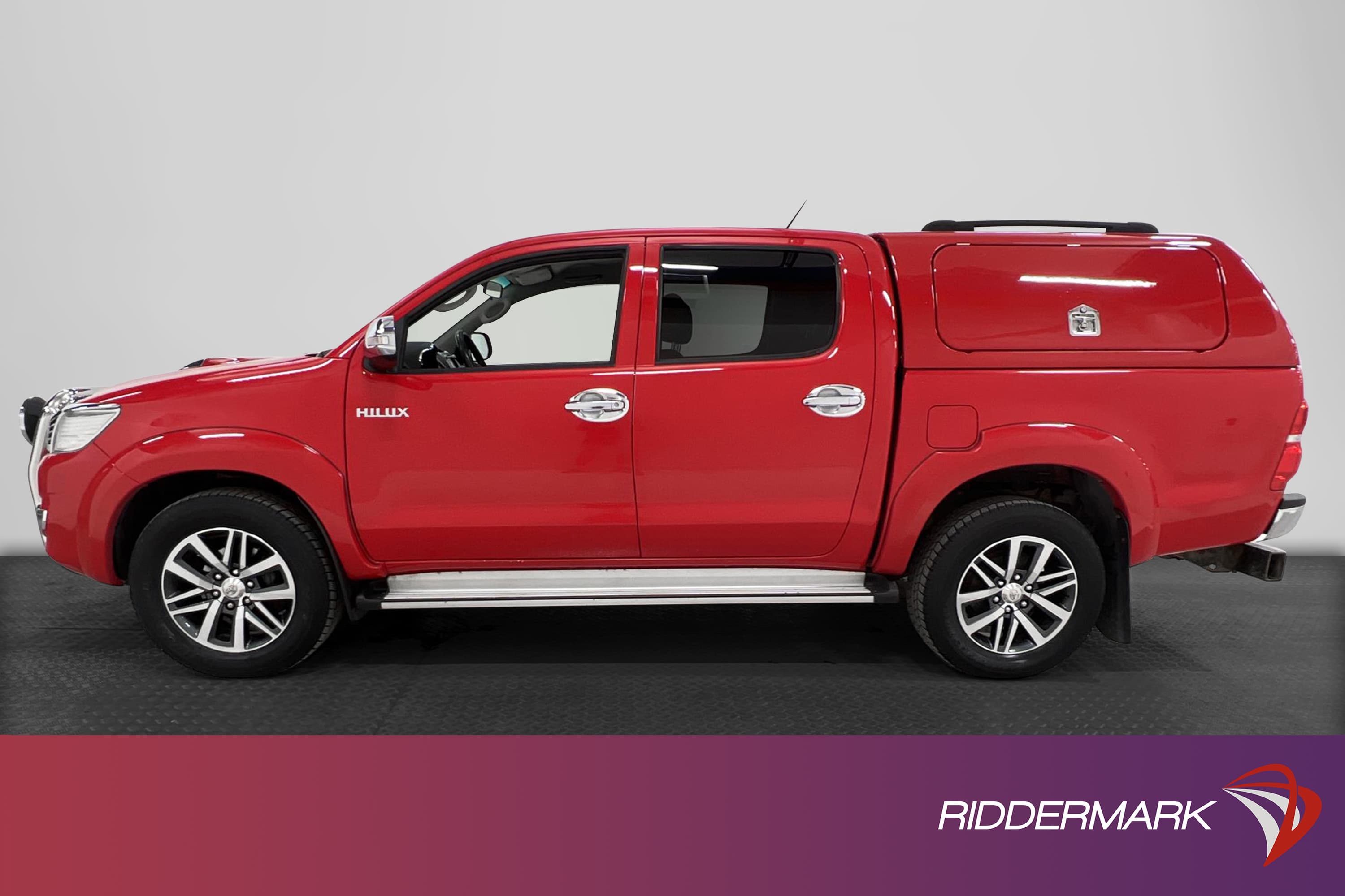 Toyota Hilux 3.0D Automat 171hk Kamera Drag Kåpa Moms
