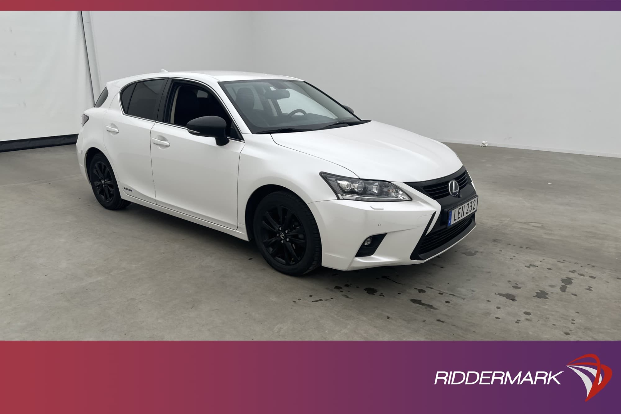 Lexus CT 200h CVT 136hk