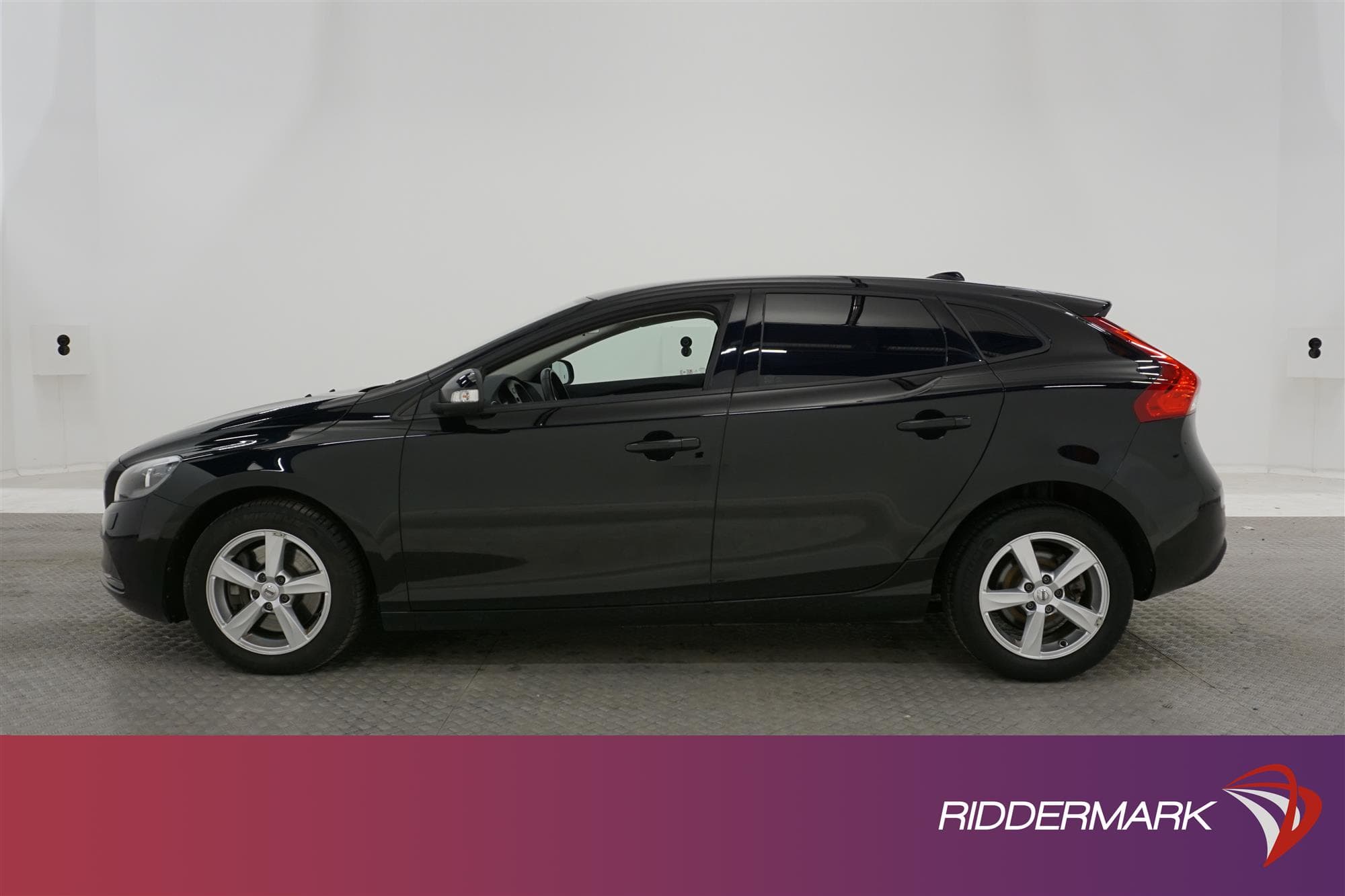 Volvo V40 T2 122hk