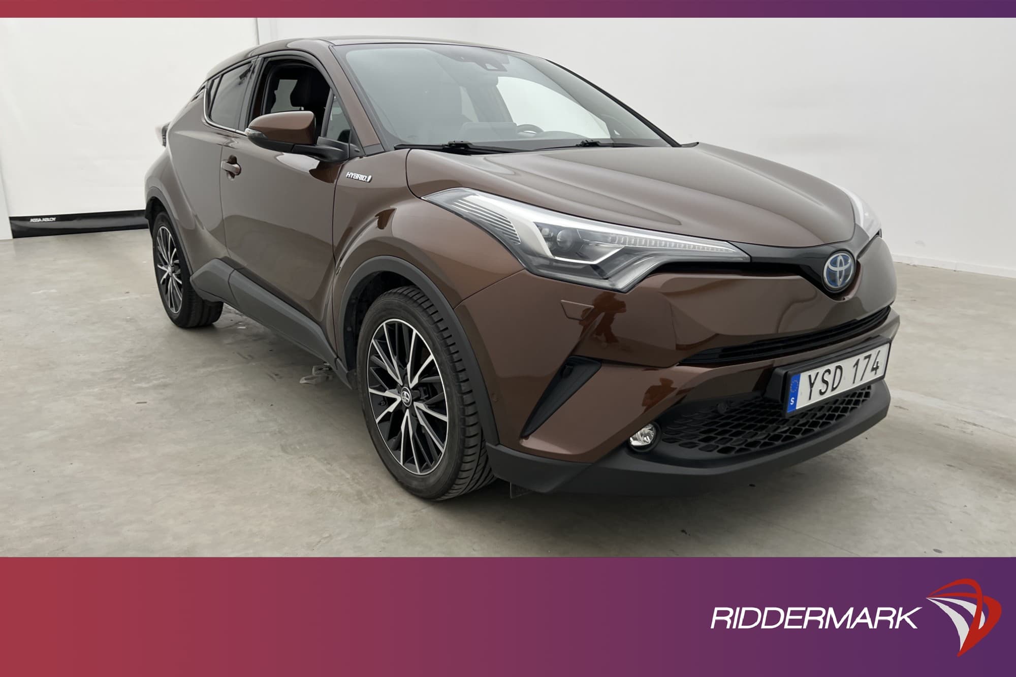 Toyota C-HR Hybrid 122hk