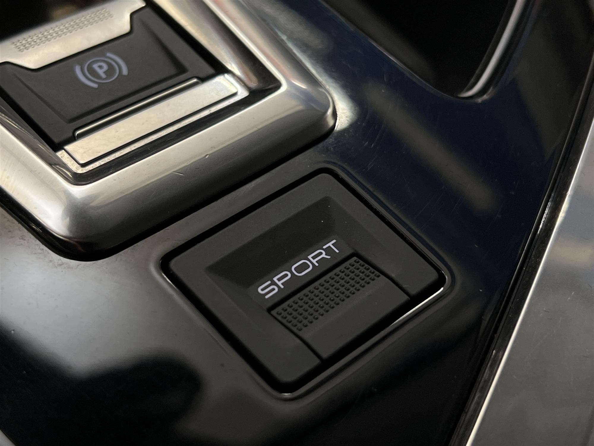 Peugeot 3008 SUV 1.2 PureTech 130hk Allure BKam Cockpit Drag