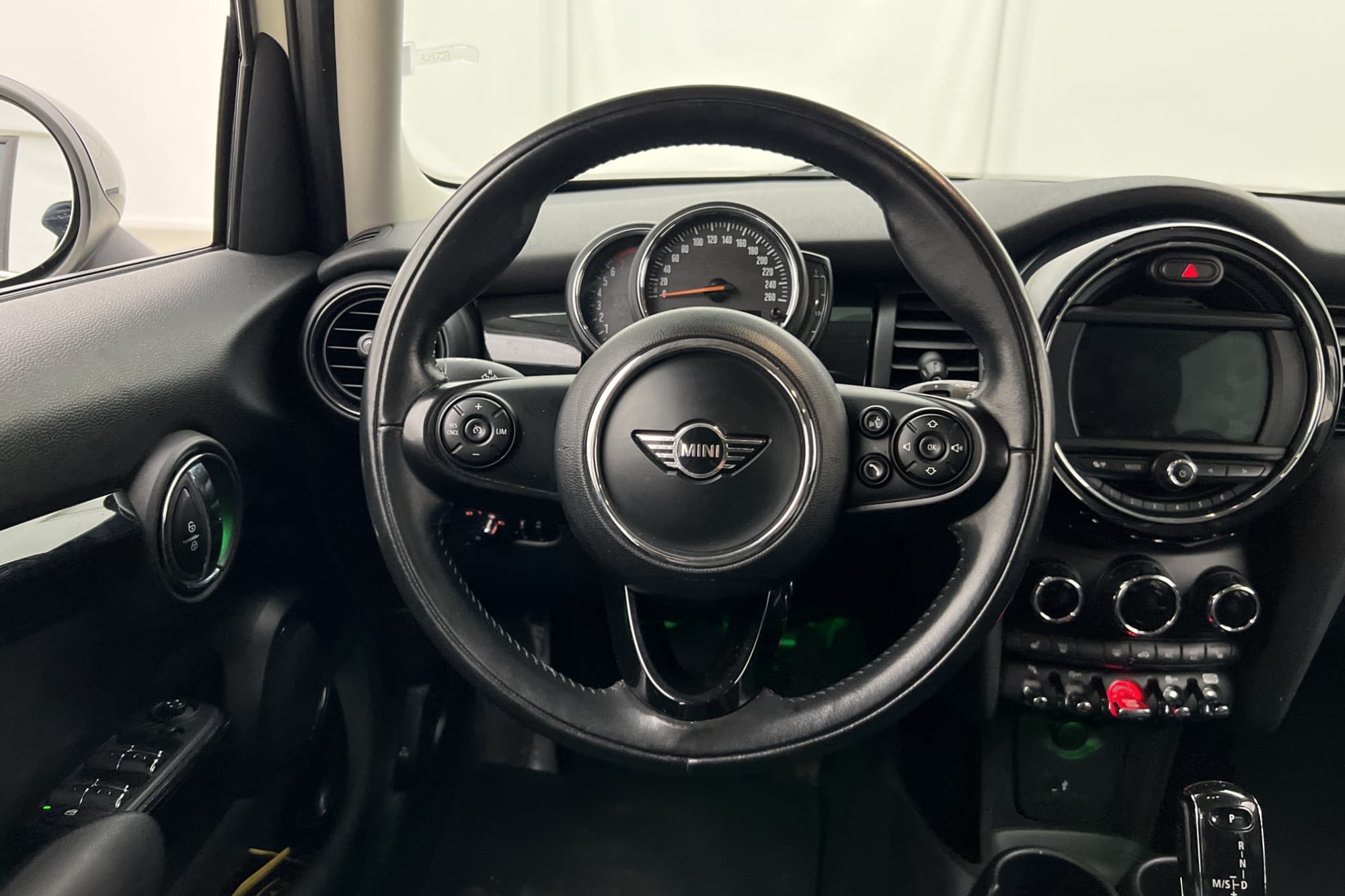 MINI Cooper S 5-dörrar 192hk Chili Excitement Sensorer 