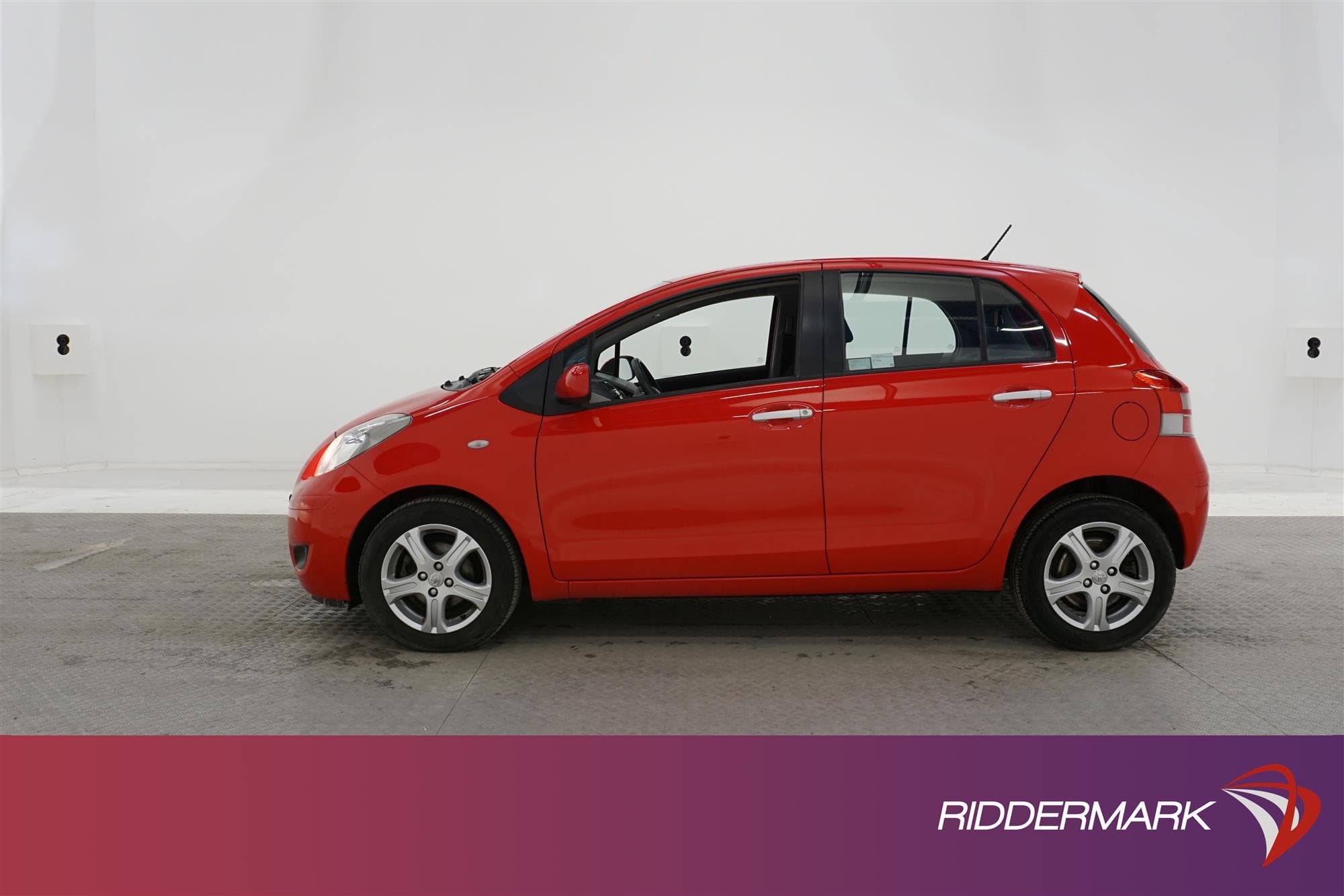 Toyota Yaris 1.33 Dual VVT-i 99hk 1 Brukare Välservad Nybes