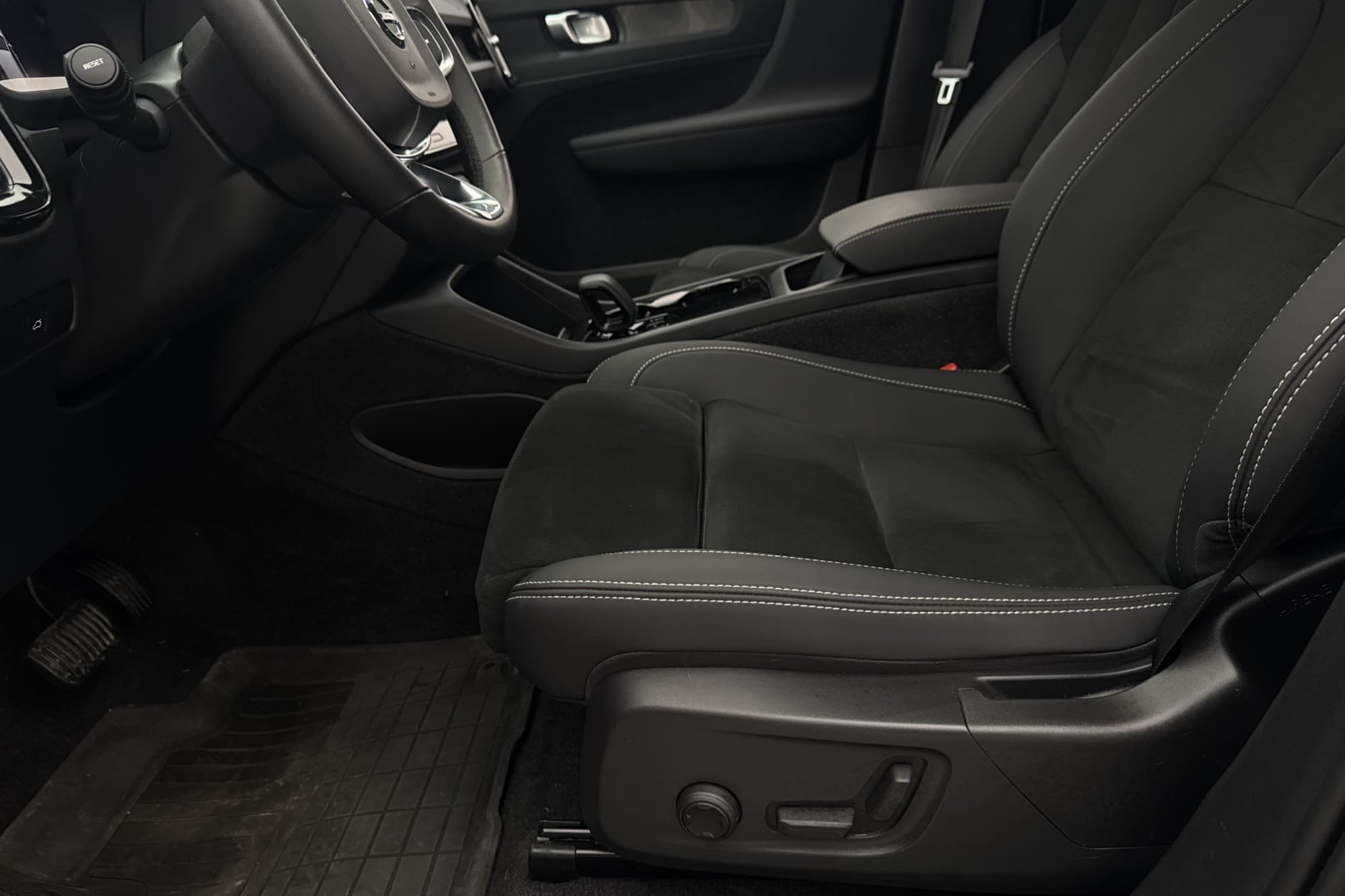 Volvo XC40 Recharge AWD Twin motor 408hk Plus Drag Rattvärme